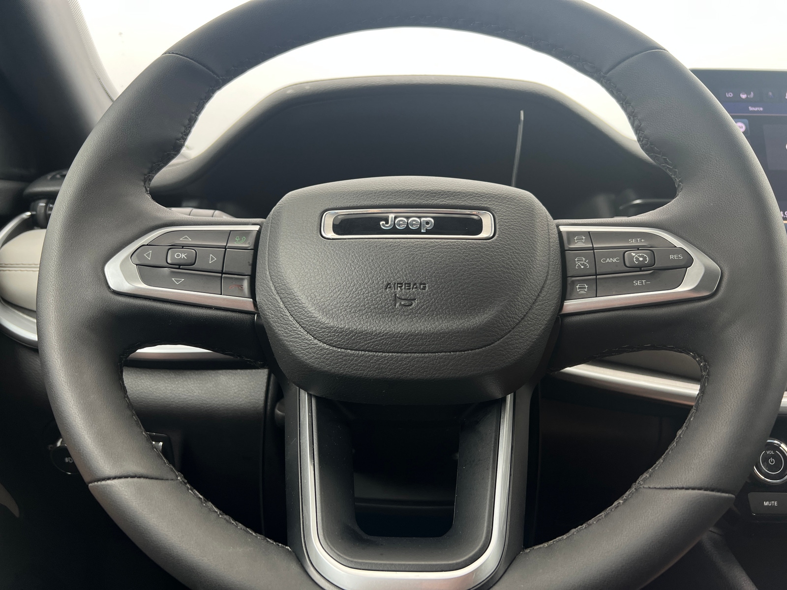 Thumbnail: 2025 Jeep Compass - 4