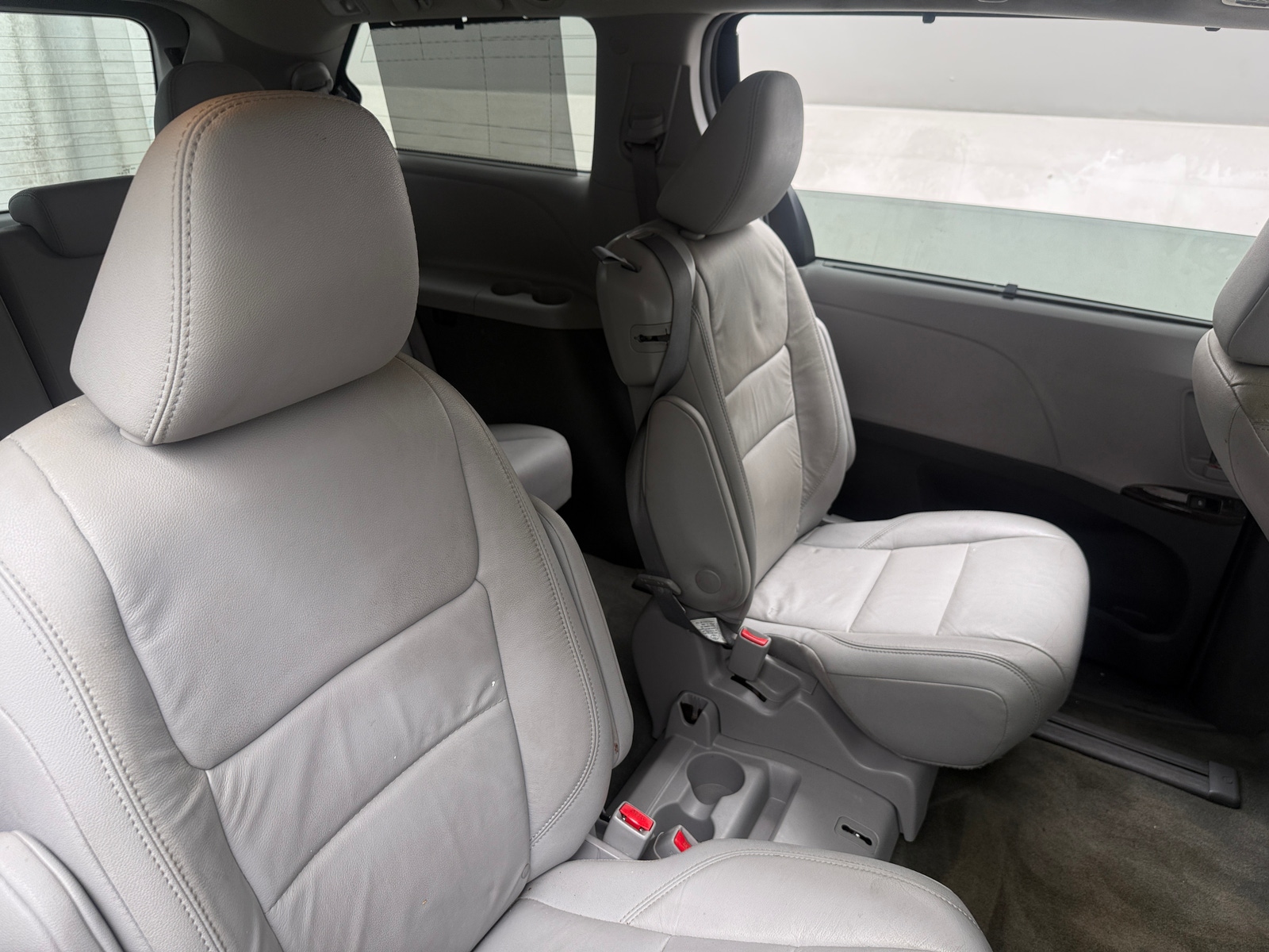 Thumbnail: 2018 Toyota Sienna - 5