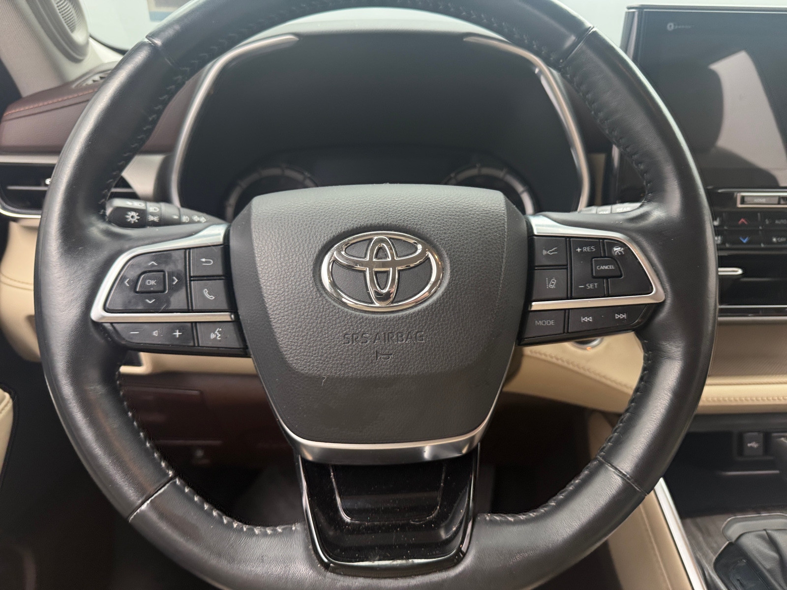 Thumbnail: 2021 Toyota Highlander - 4