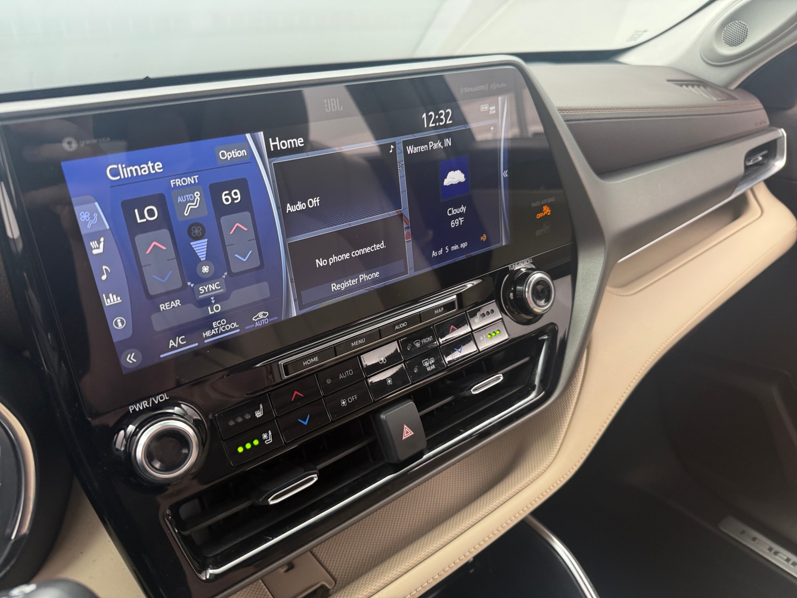 Thumbnail: 2021 Toyota Highlander - 3