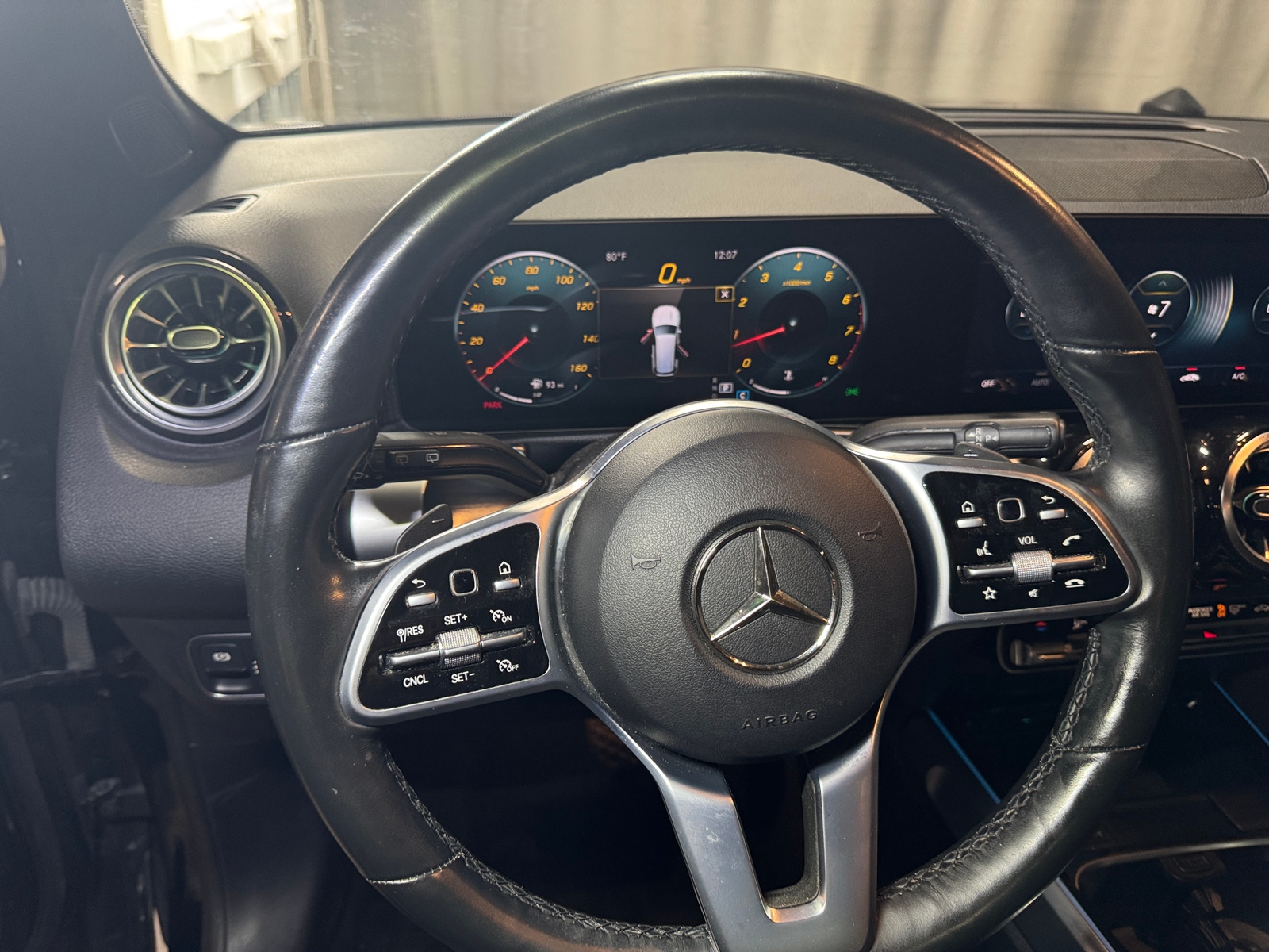 Thumbnail: 2022 Mercedes-Benz GLB - 4