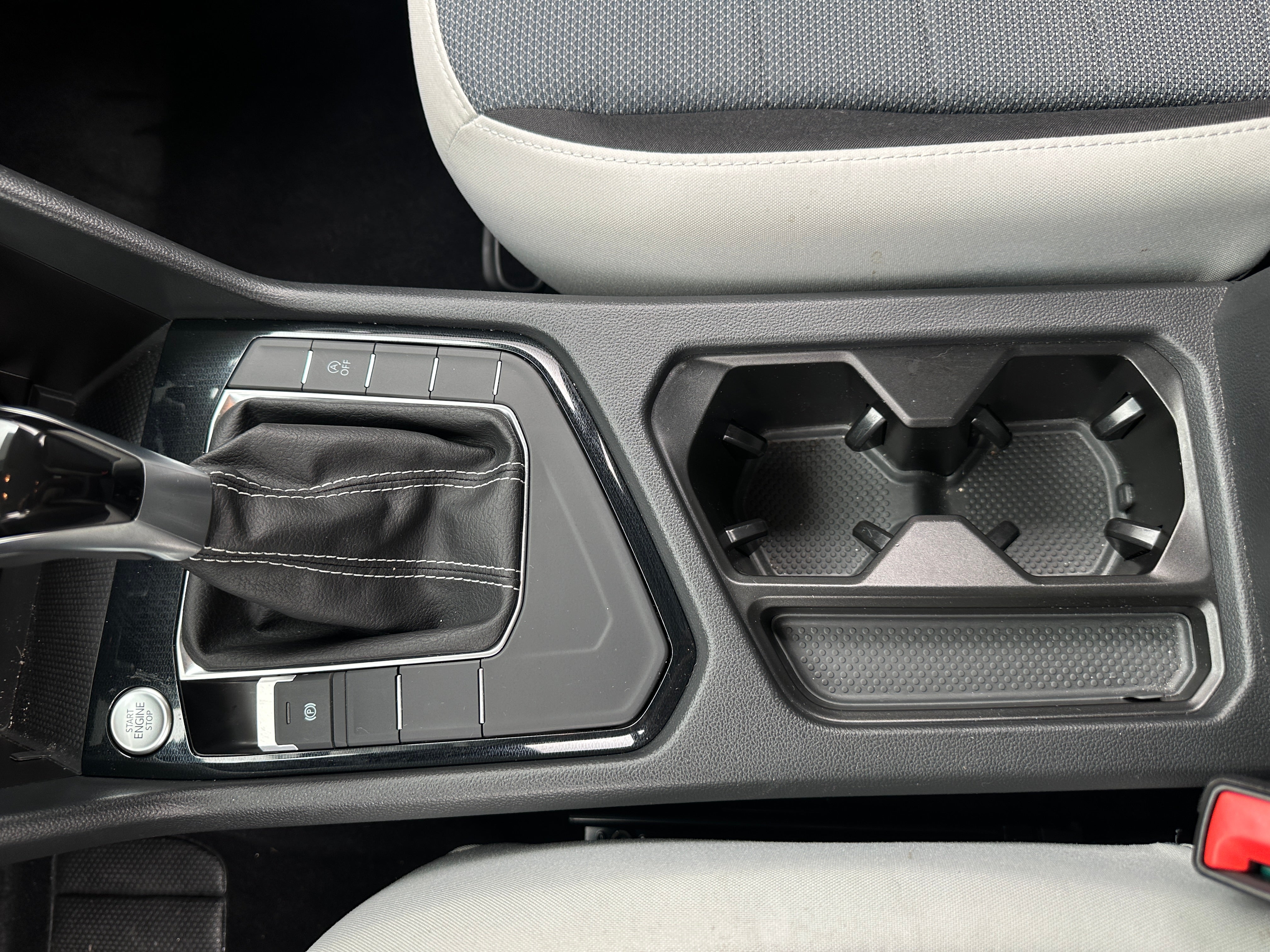 2025 Volkswagen Taos S - Photo 9