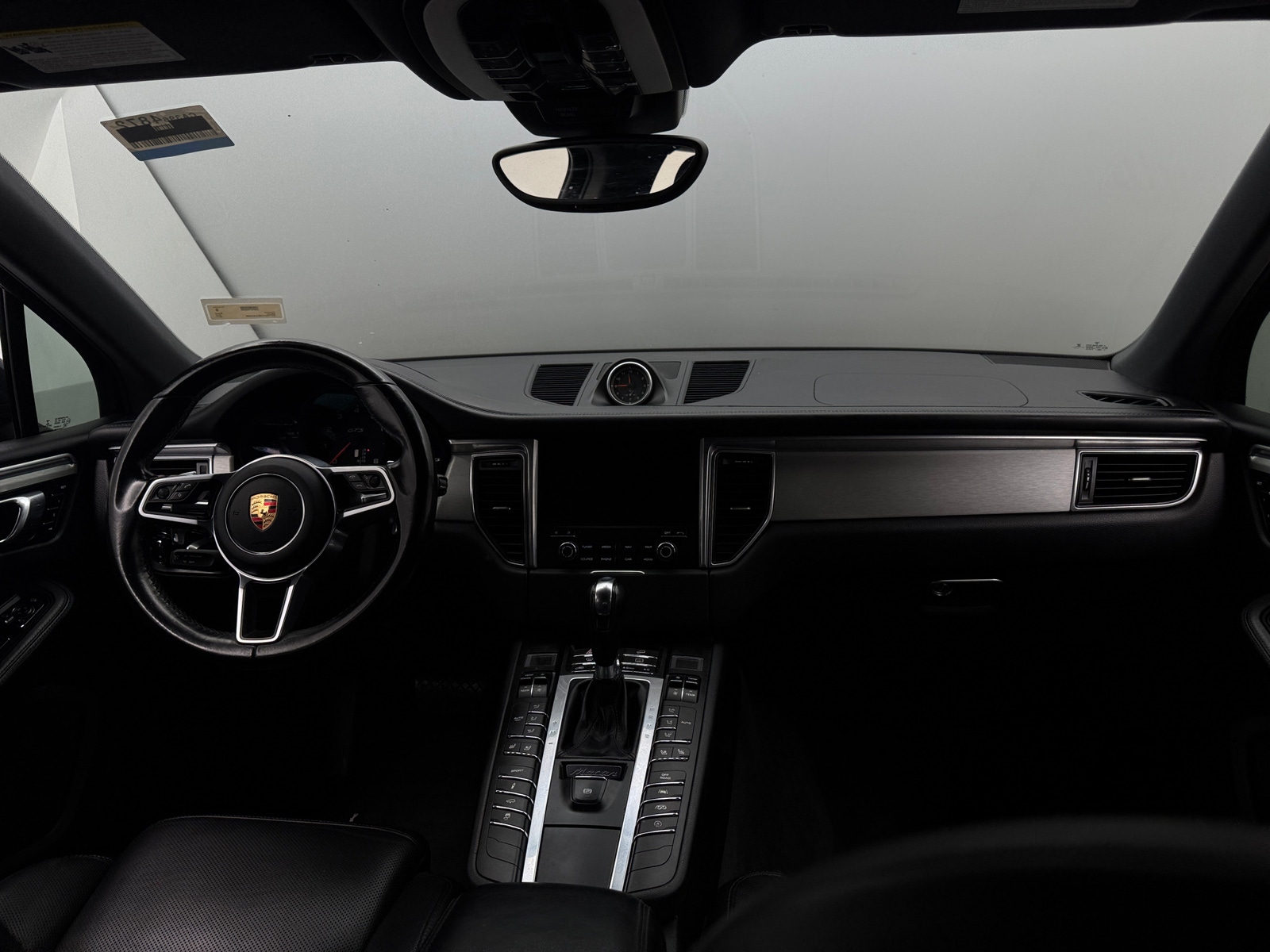 Thumbnail: 2017 Porsche Macan - 2