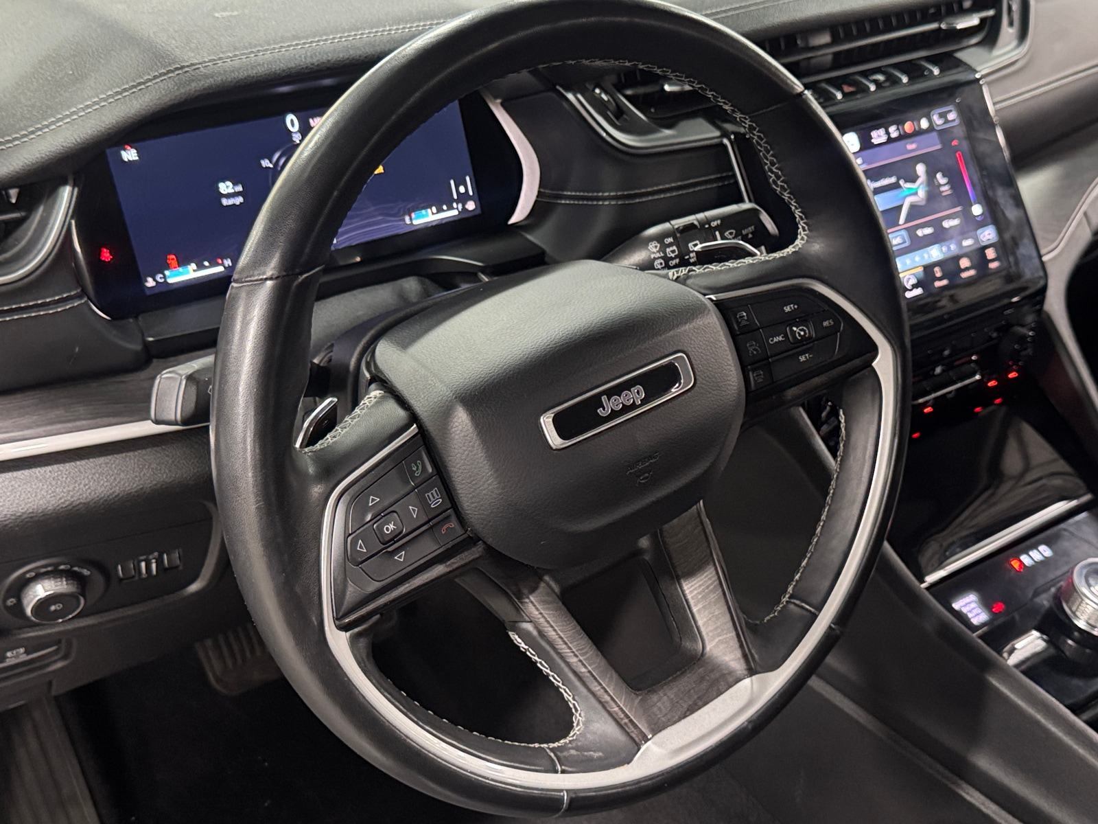 Thumbnail: 2021 Jeep Grand Cherokee L - 4