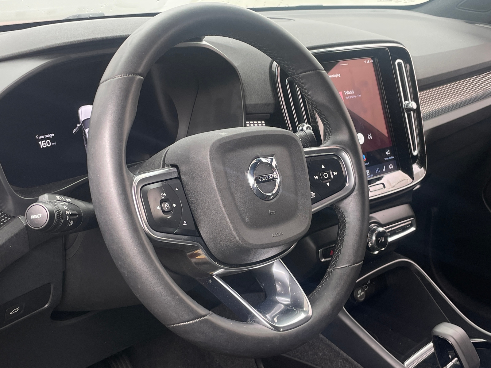 Thumbnail: 2024 Volvo XC40 - 4