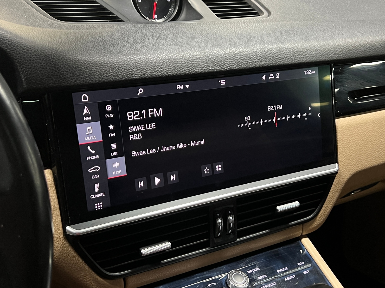 Thumbnail: 2019 Porsche Cayenne - 3