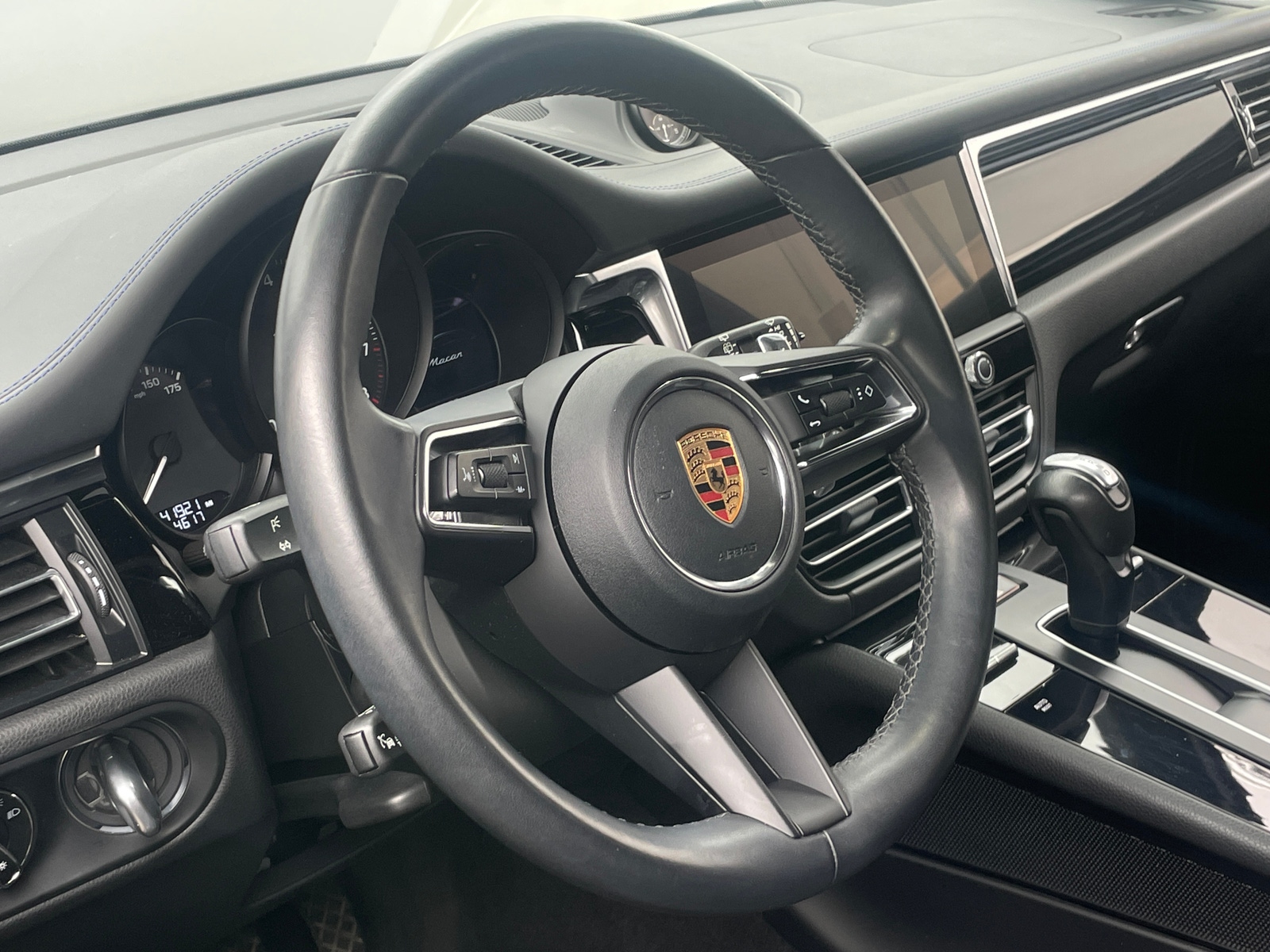 Thumbnail: 2023 Porsche Macan - 4