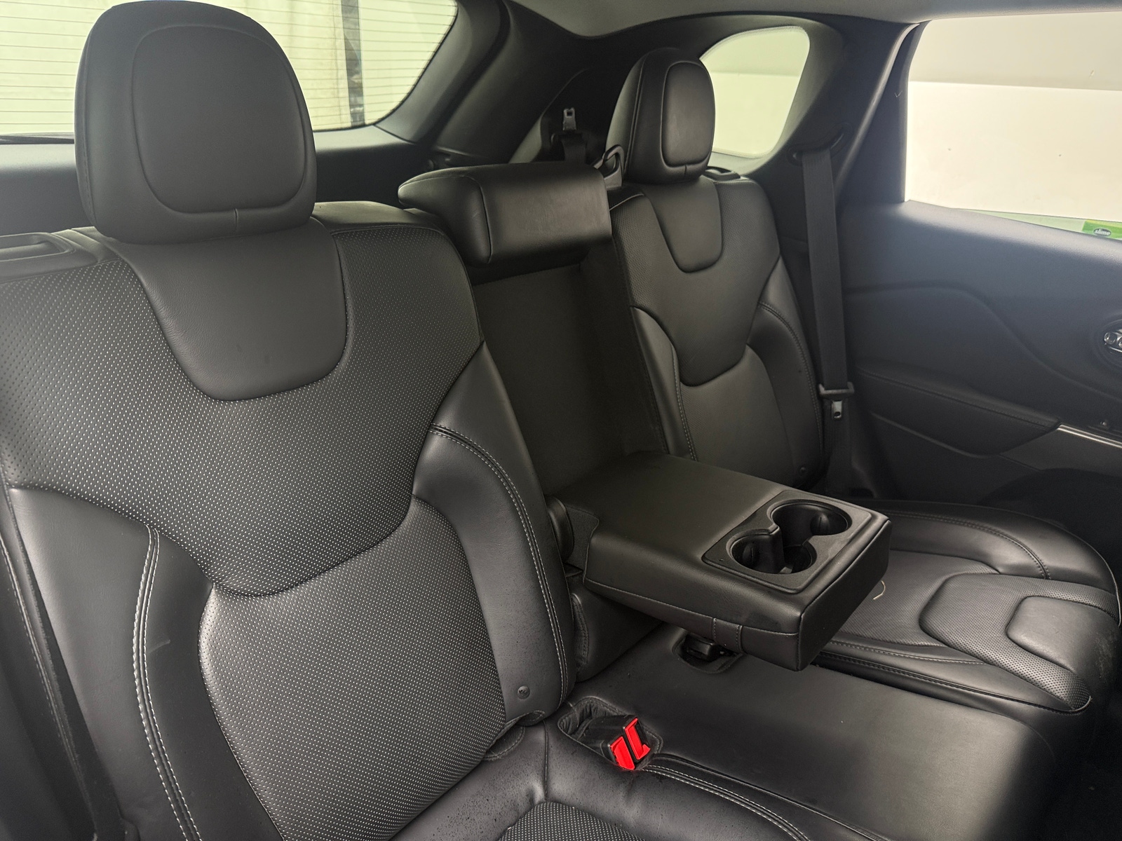 Thumbnail: 2019 Jeep Cherokee - 5