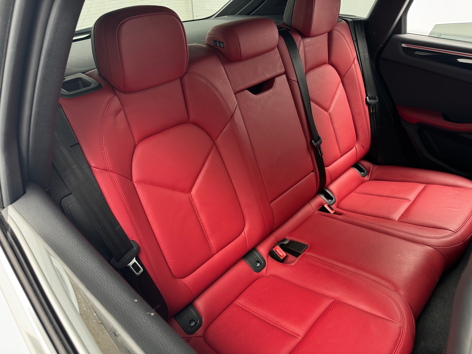 Thumbnail: 2021 Porsche Macan - 5