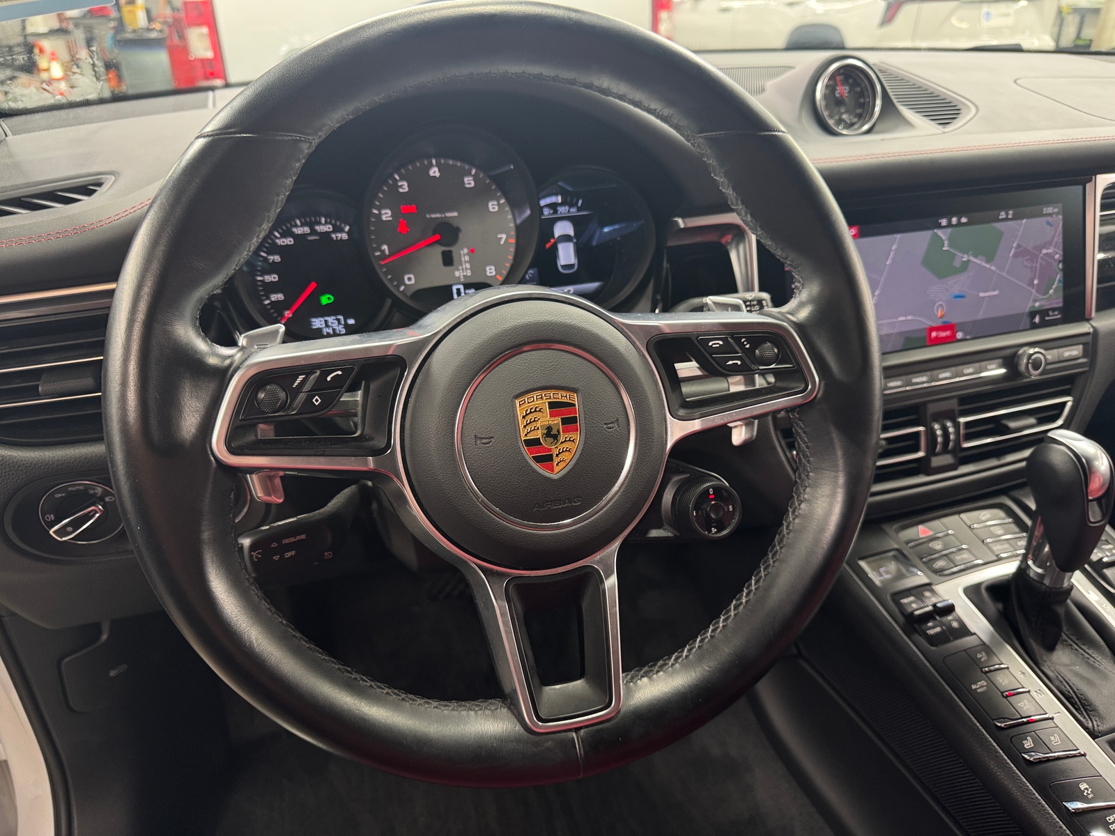 Thumbnail: 2021 Porsche Macan - 4