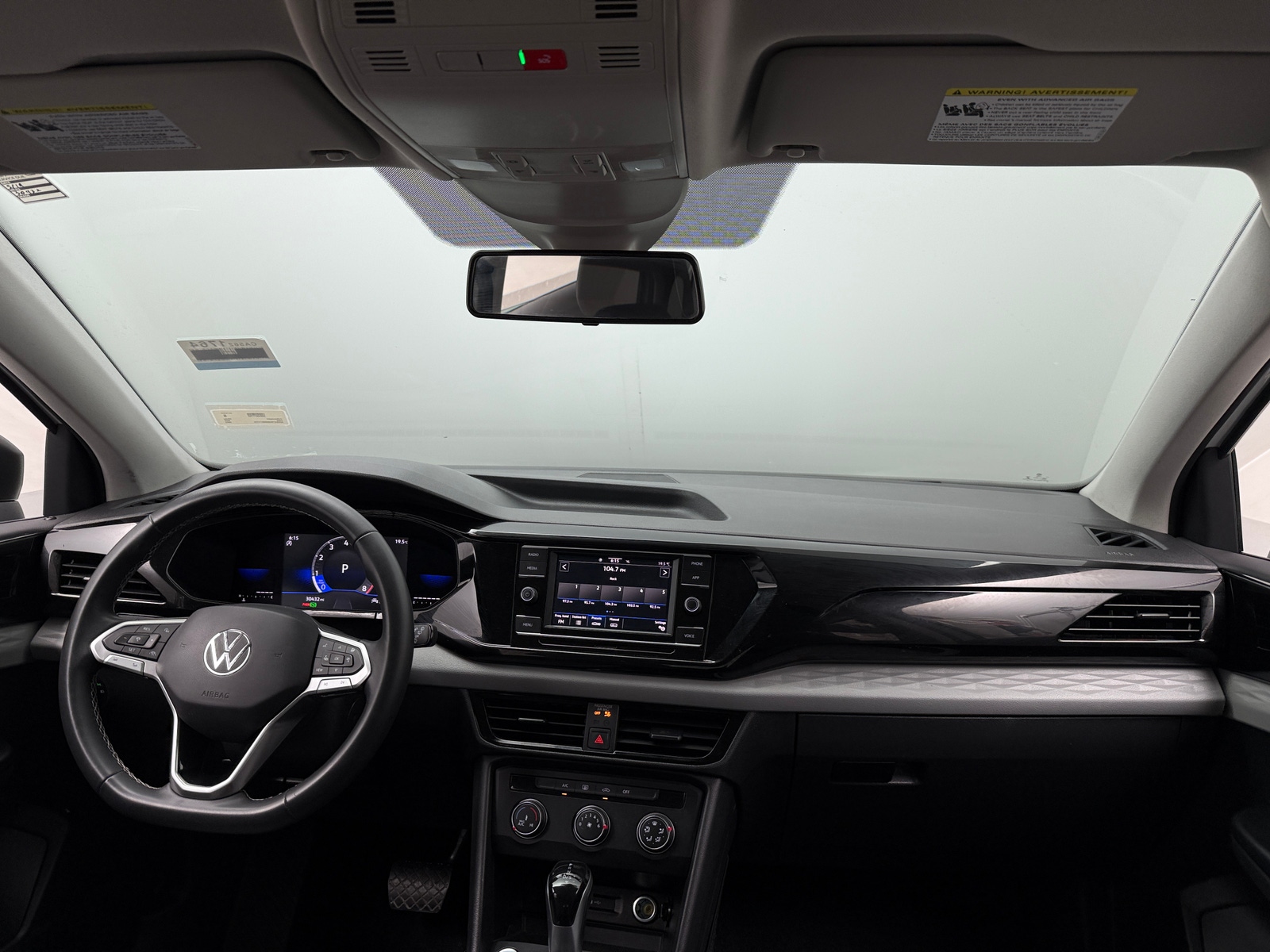 Thumbnail: 2022 Volkswagen Taos - 3