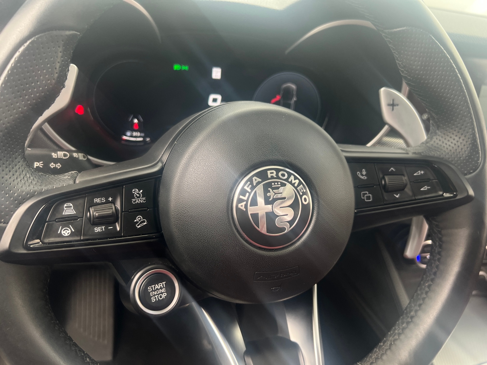 Thumbnail: 2024 Alfa Romeo Stelvio - 4