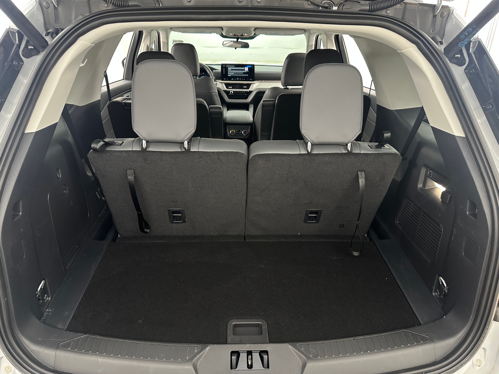Thumbnail: 2026 Ford Explorer - 6