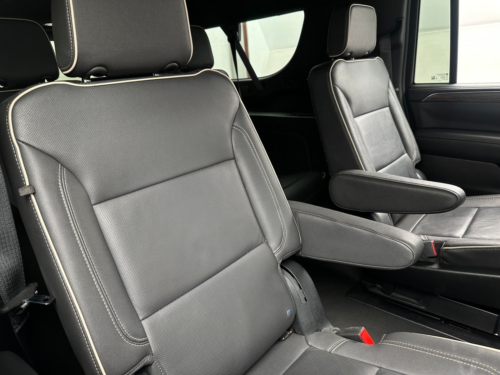 Thumbnail: 2023 Chevrolet Suburban - 5