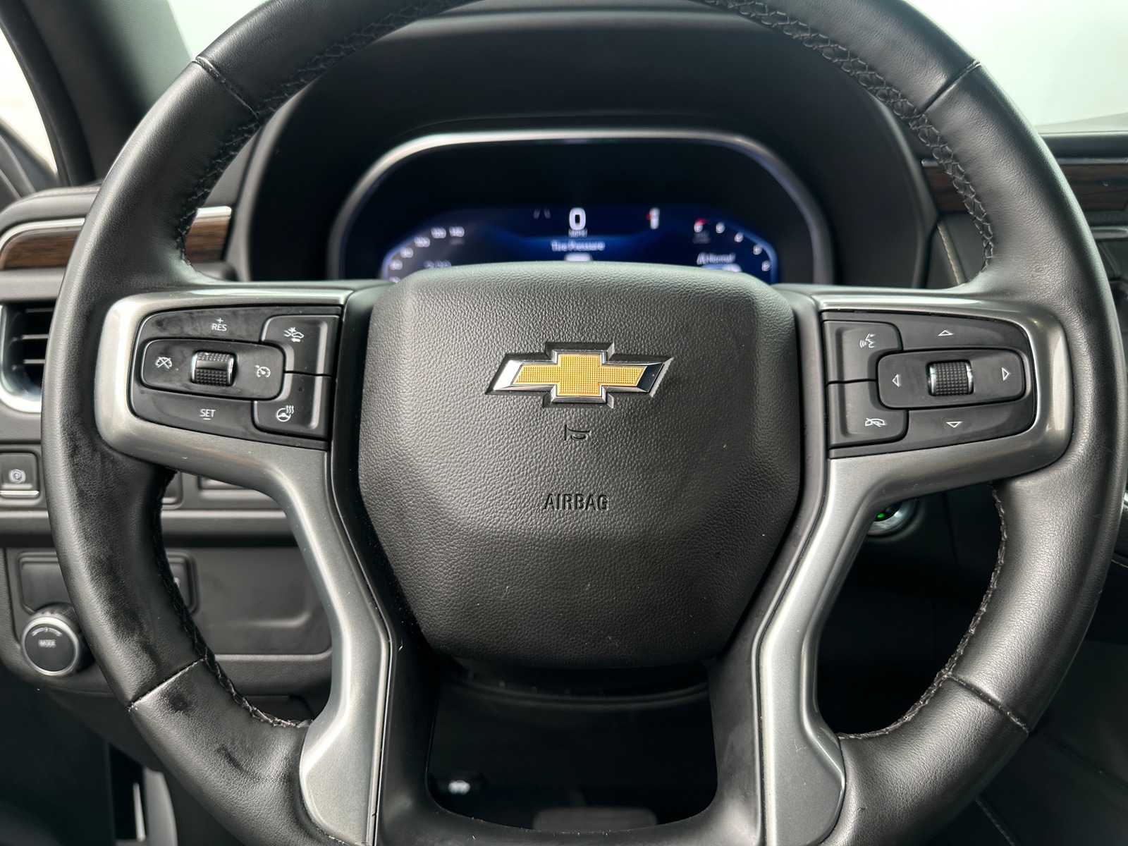 Thumbnail: 2023 Chevrolet Suburban - 4