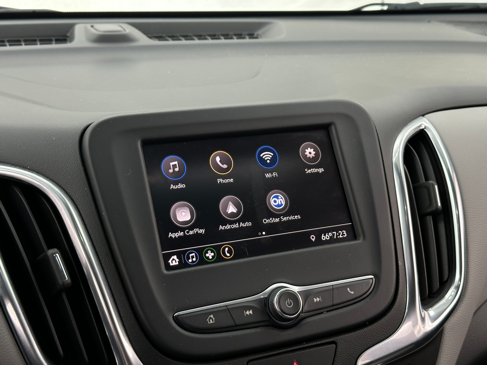Thumbnail: 2021 Chevrolet Equinox - 4