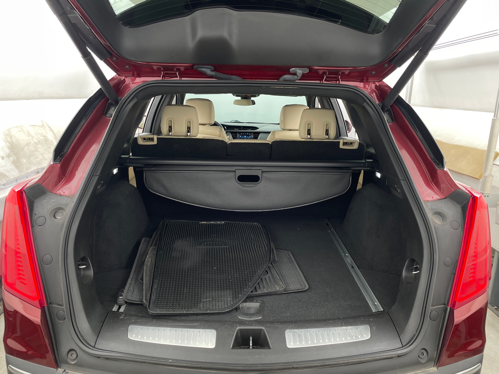 Thumbnail: 2017 Cadillac XT5 - 6