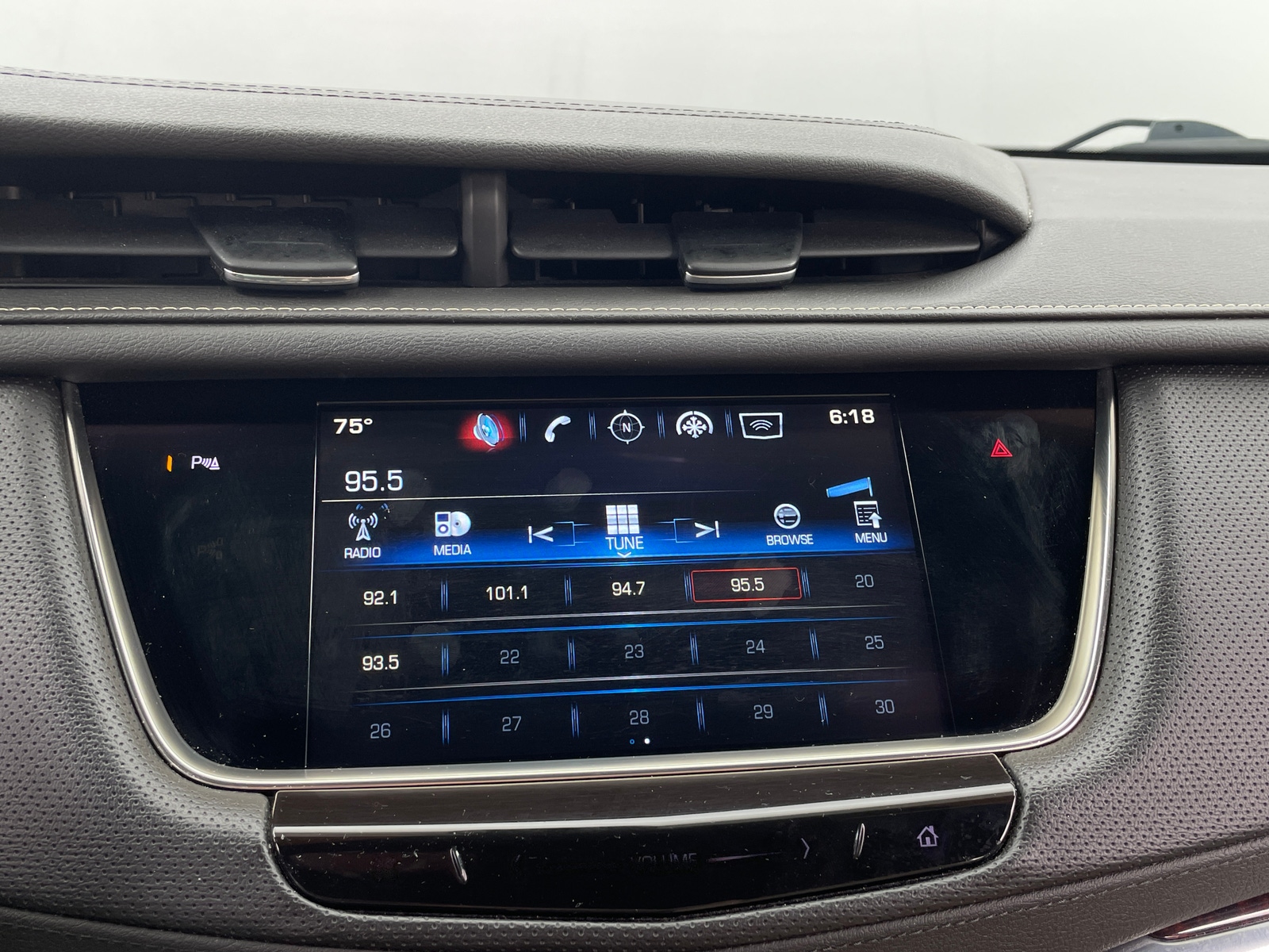 Thumbnail: 2017 Cadillac XT5 - 3