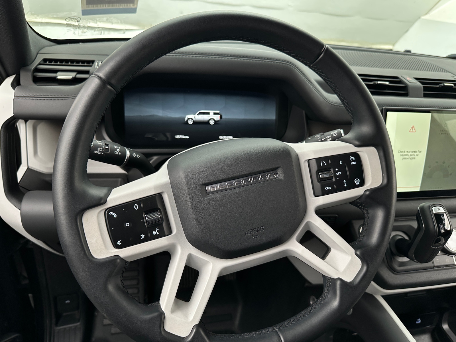 Thumbnail: 2025 Land Rover Defender - 4