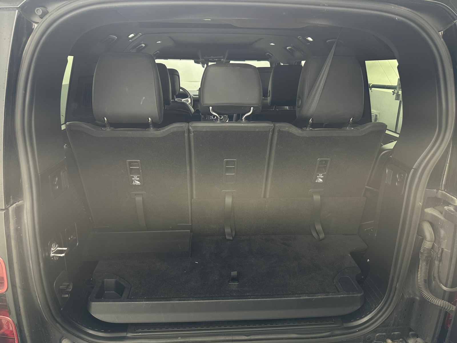 Thumbnail: 2025 Land Rover Defender - 6