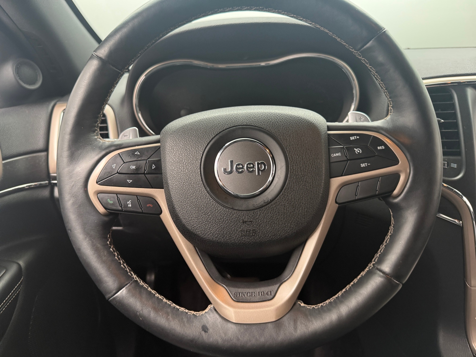 Thumbnail: 2017 Jeep Grand Cherokee - 4