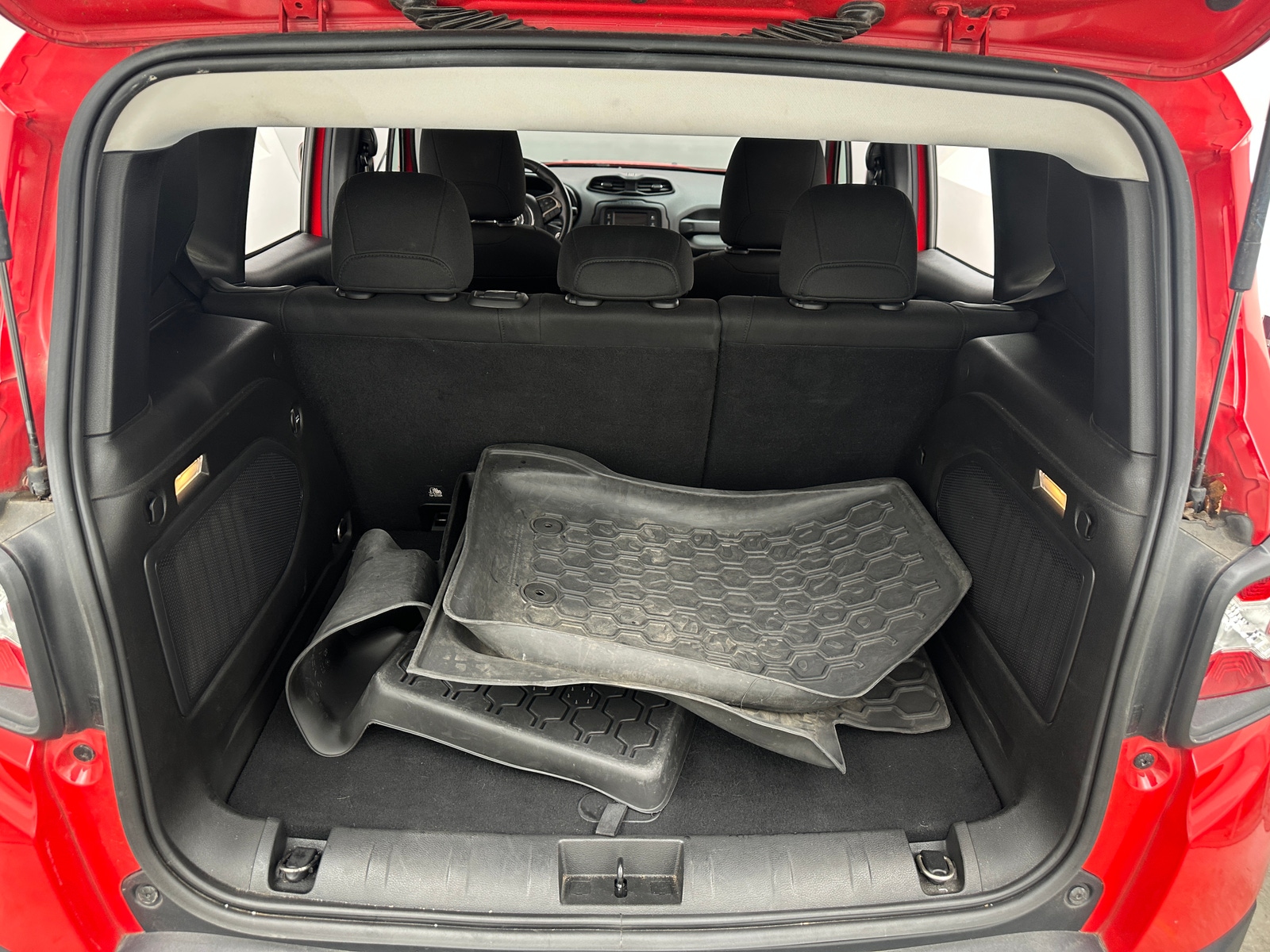 Thumbnail: 2015 Jeep Renegade - 7