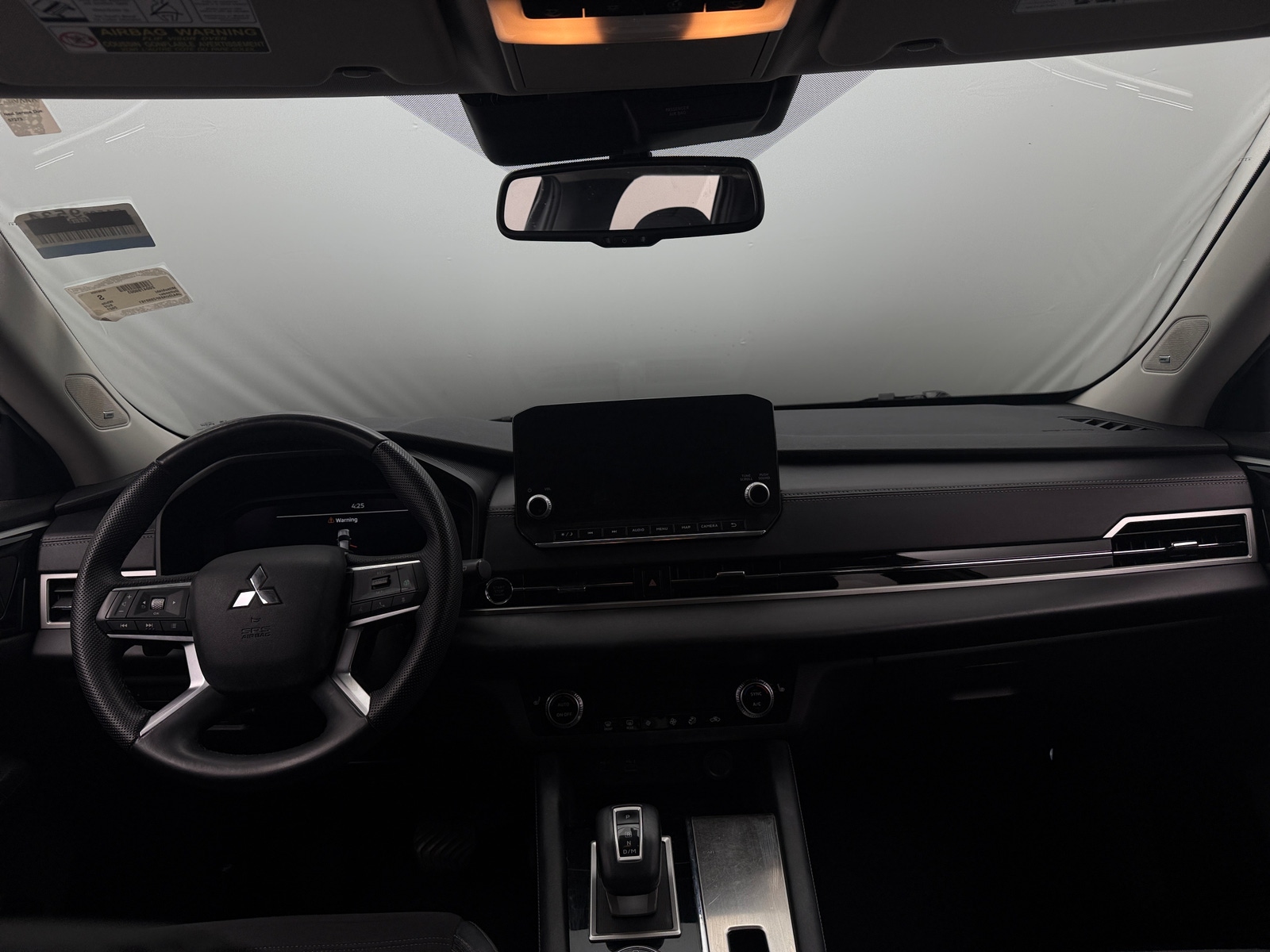 Thumbnail: 2023 Mitsubishi Outlander - 2