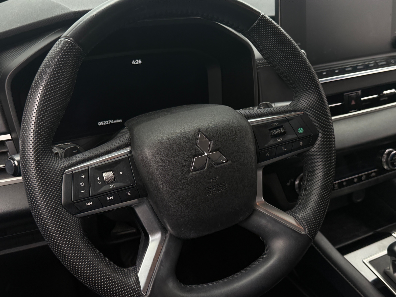 Thumbnail: 2023 Mitsubishi Outlander - 4