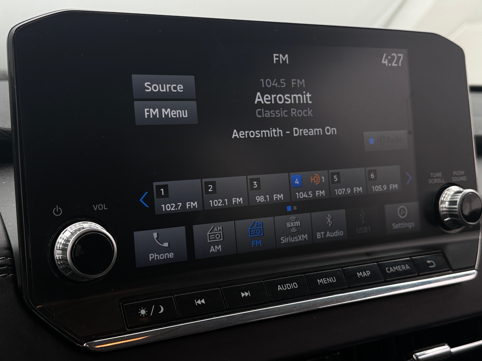 Thumbnail: 2023 Mitsubishi Outlander - 3