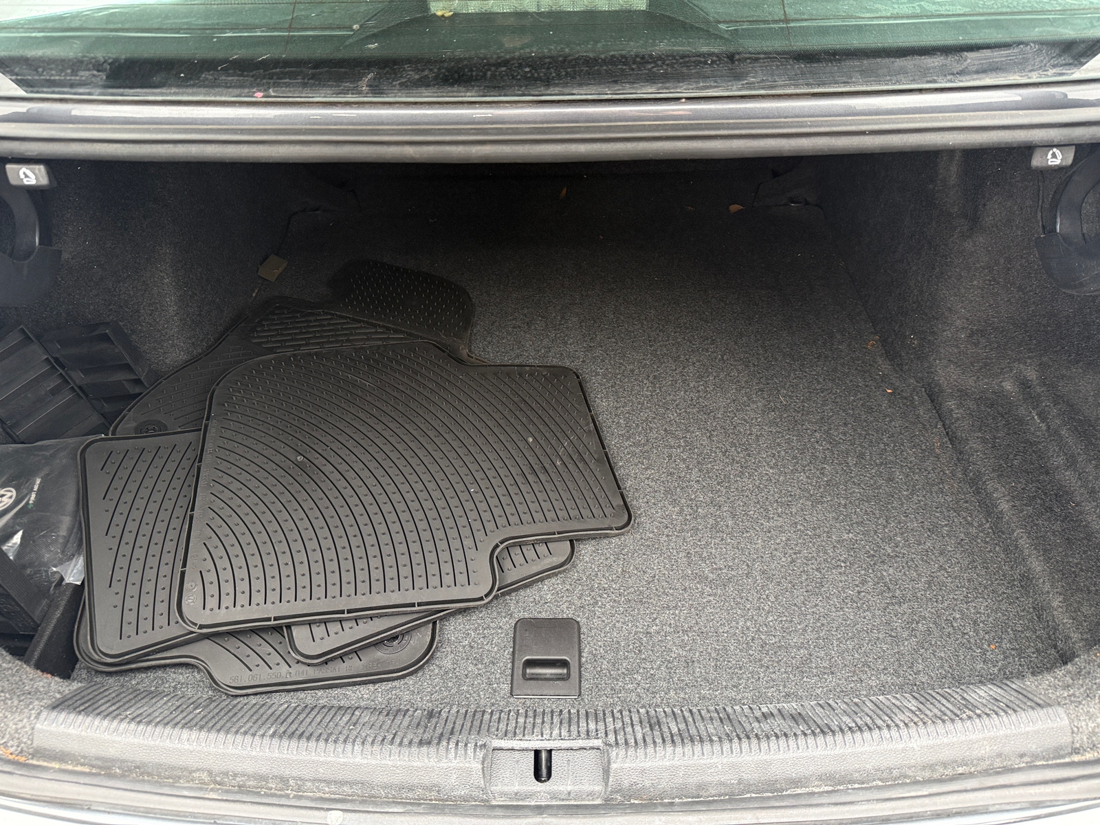 Thumbnail: 2013 Volkswagen Passat - 6