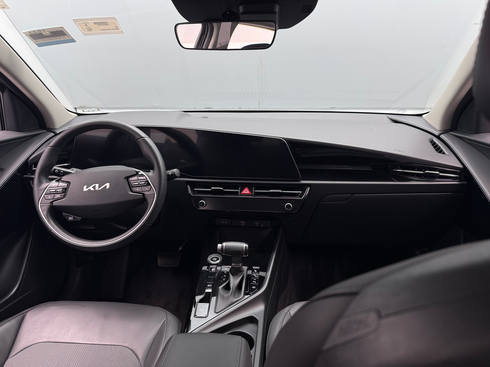 Thumbnail: 2023 Kia Niro - 2