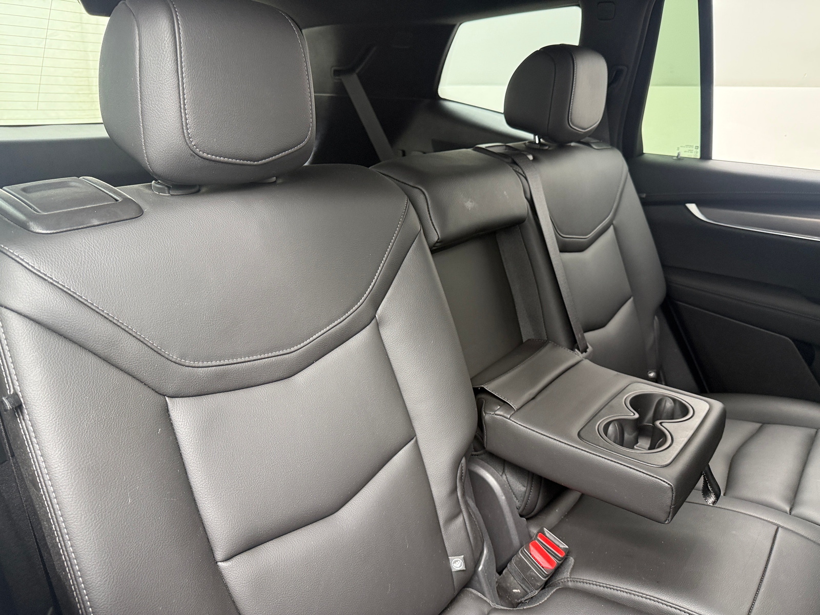 Thumbnail: 2024 Cadillac XT6 - 5