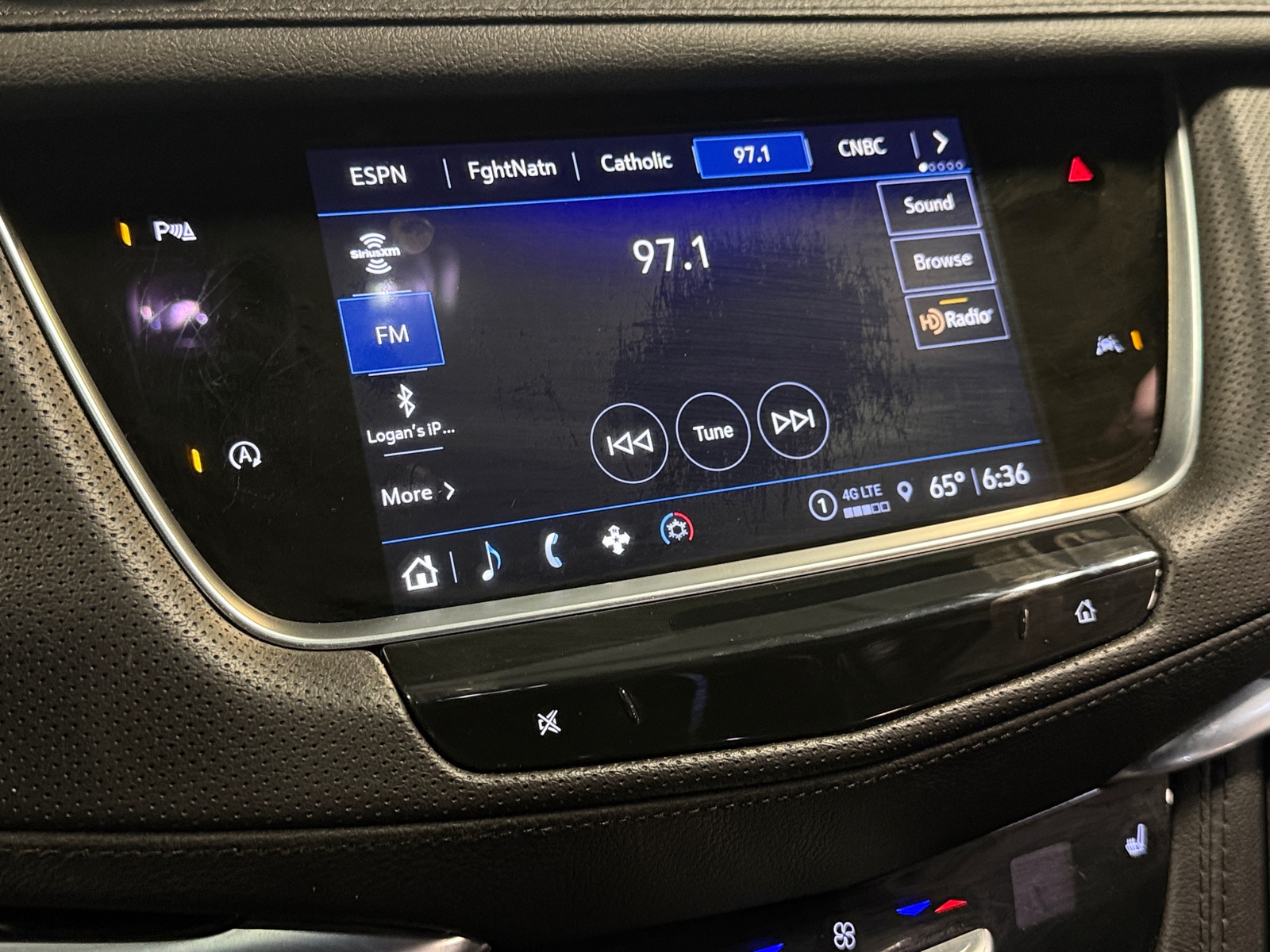 Thumbnail: 2024 Cadillac XT6 - 3