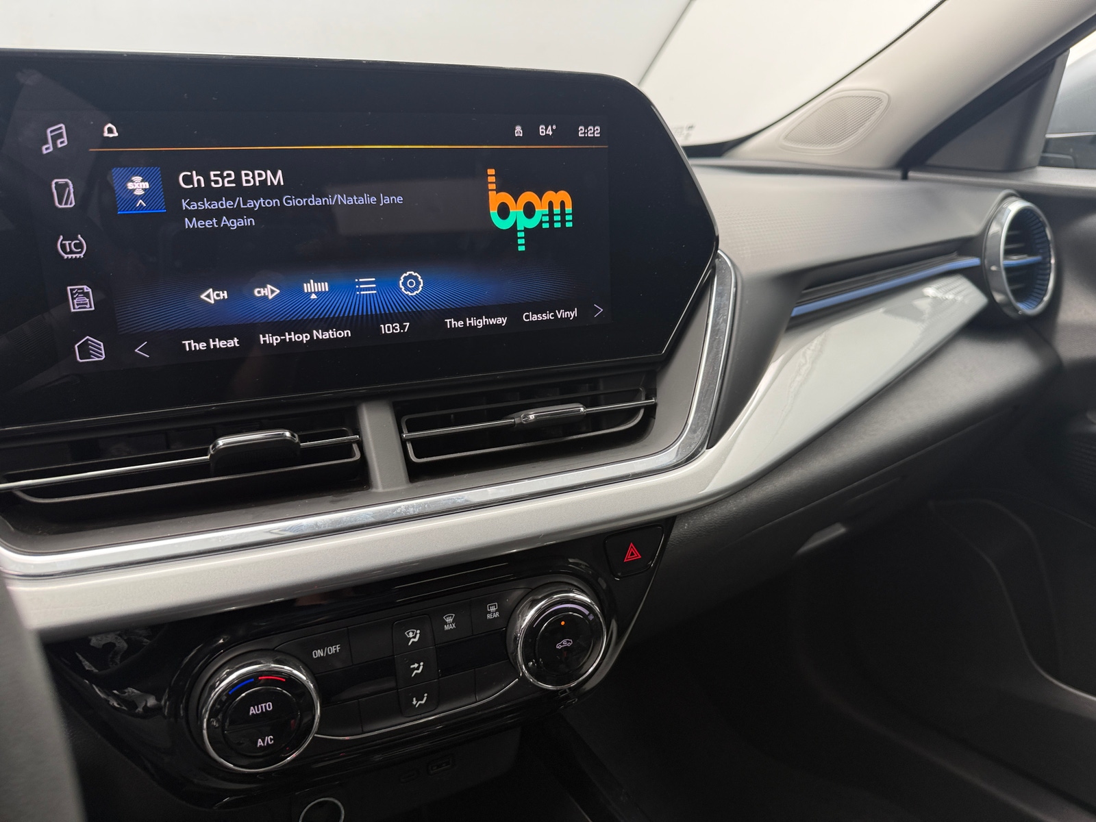 Thumbnail: 2025 Chevrolet Trax - 4