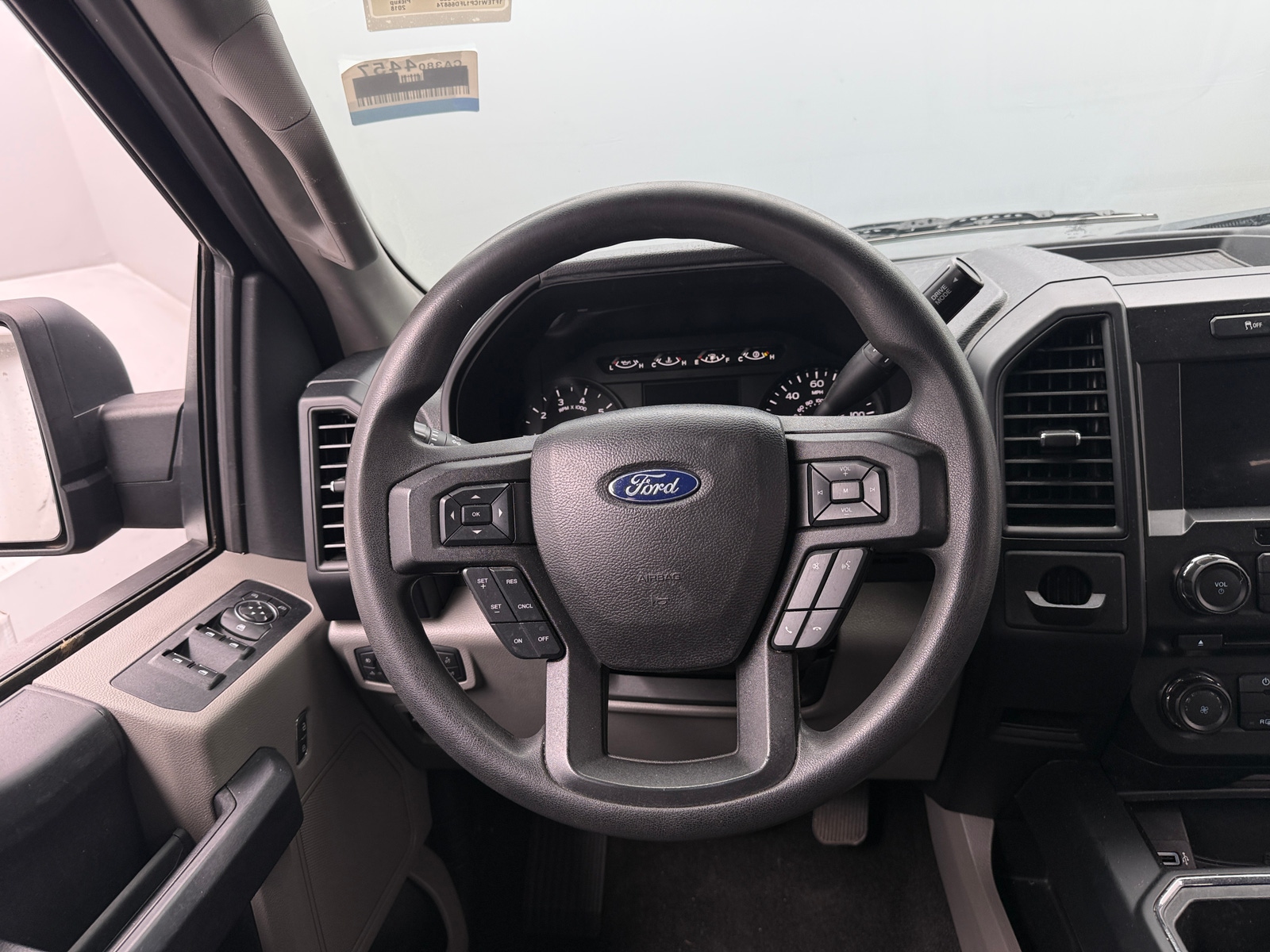 Thumbnail: 2018 Ford Econoline - 5