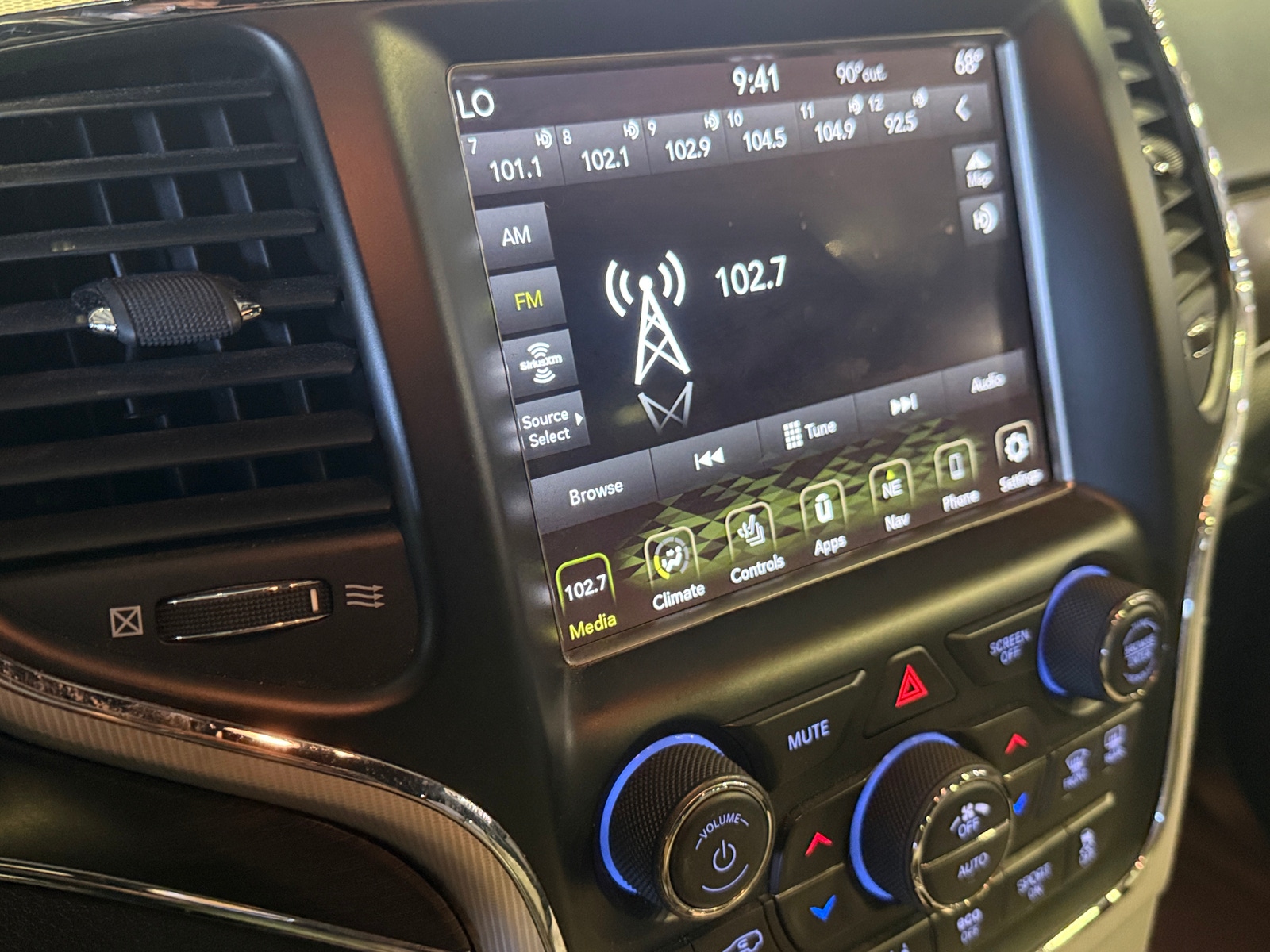 Thumbnail: 2018 Jeep Grand Cherokee - 3