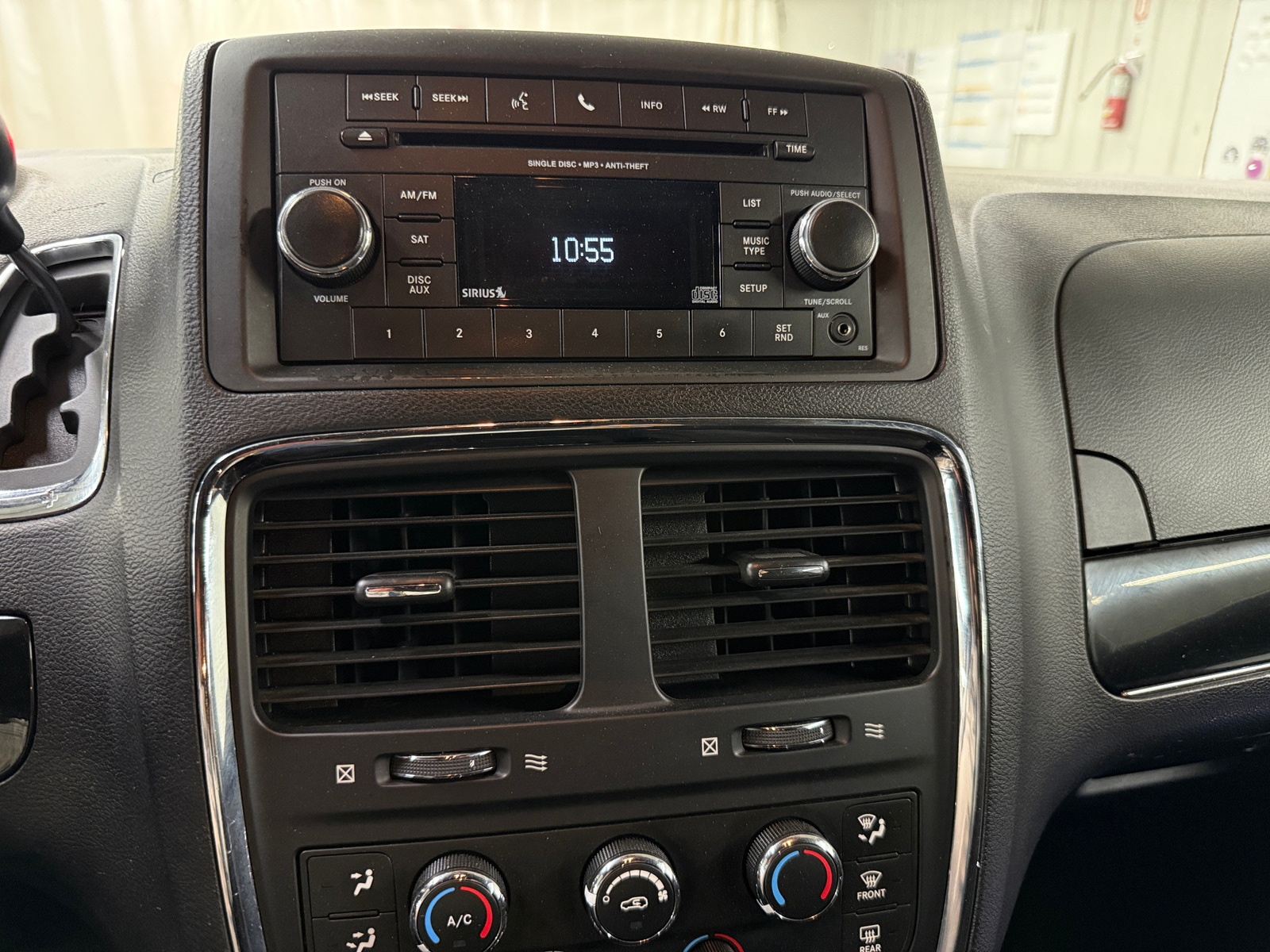 Thumbnail: 2016 Dodge Grand Caravan - 4
