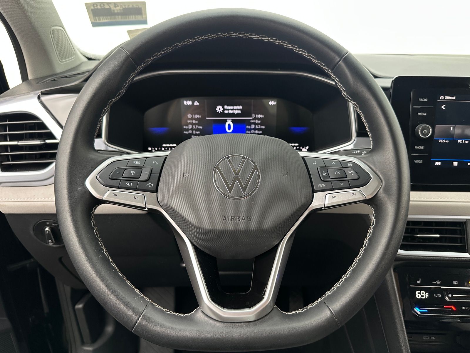 Thumbnail: 2025 Volkswagen Taos - 5