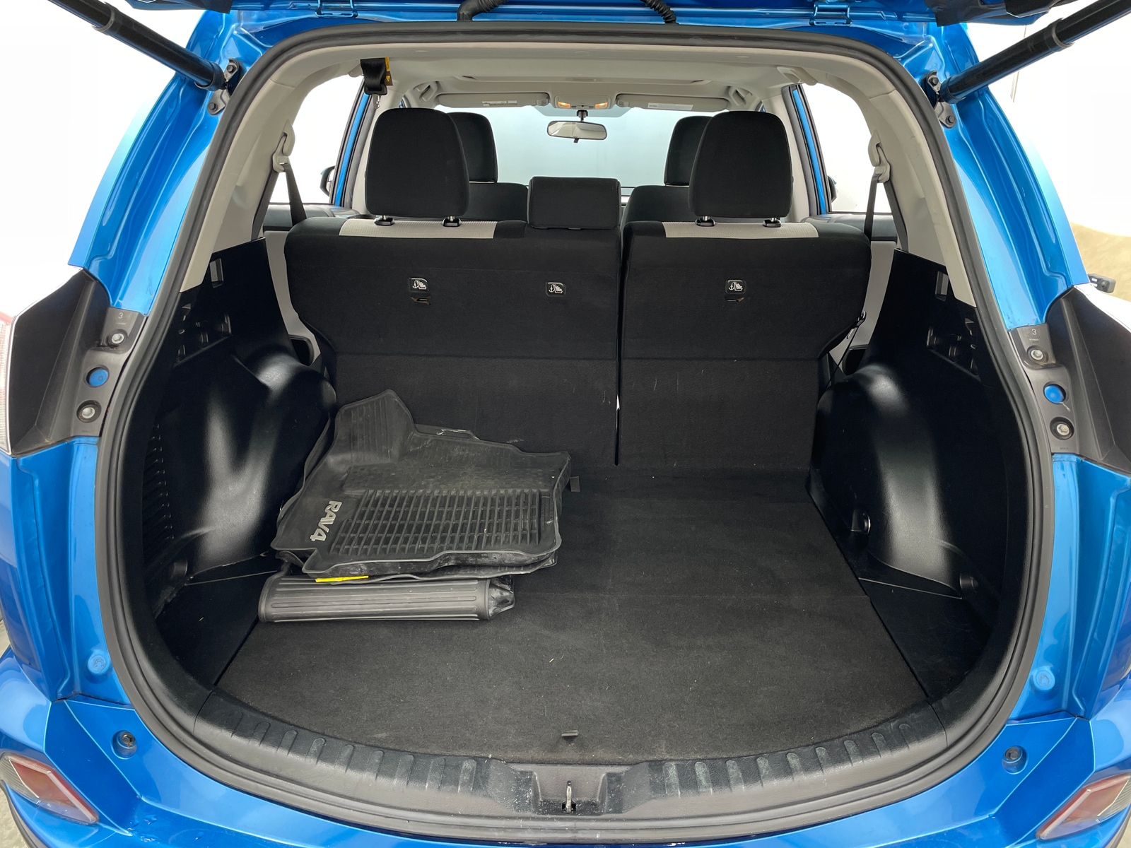 Thumbnail: 2016 Toyota RAV4 - 7