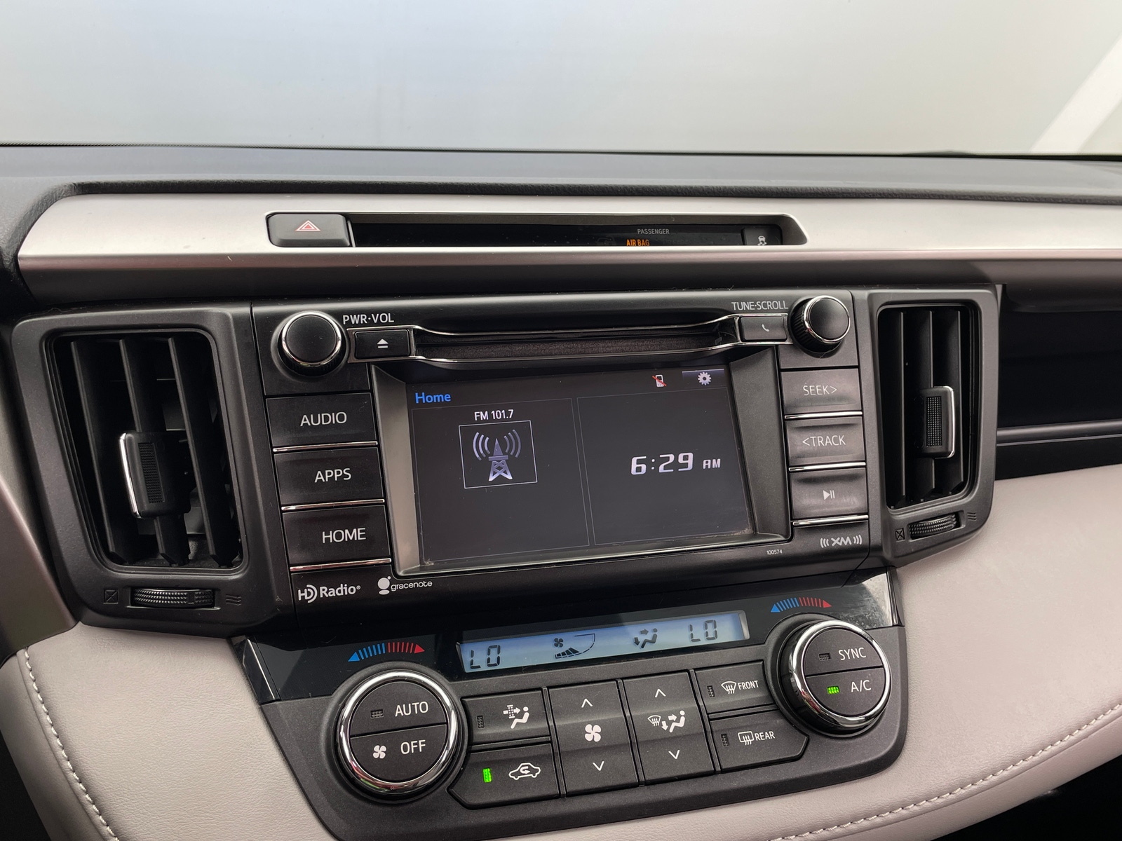 Thumbnail: 2016 Toyota RAV4 - 4