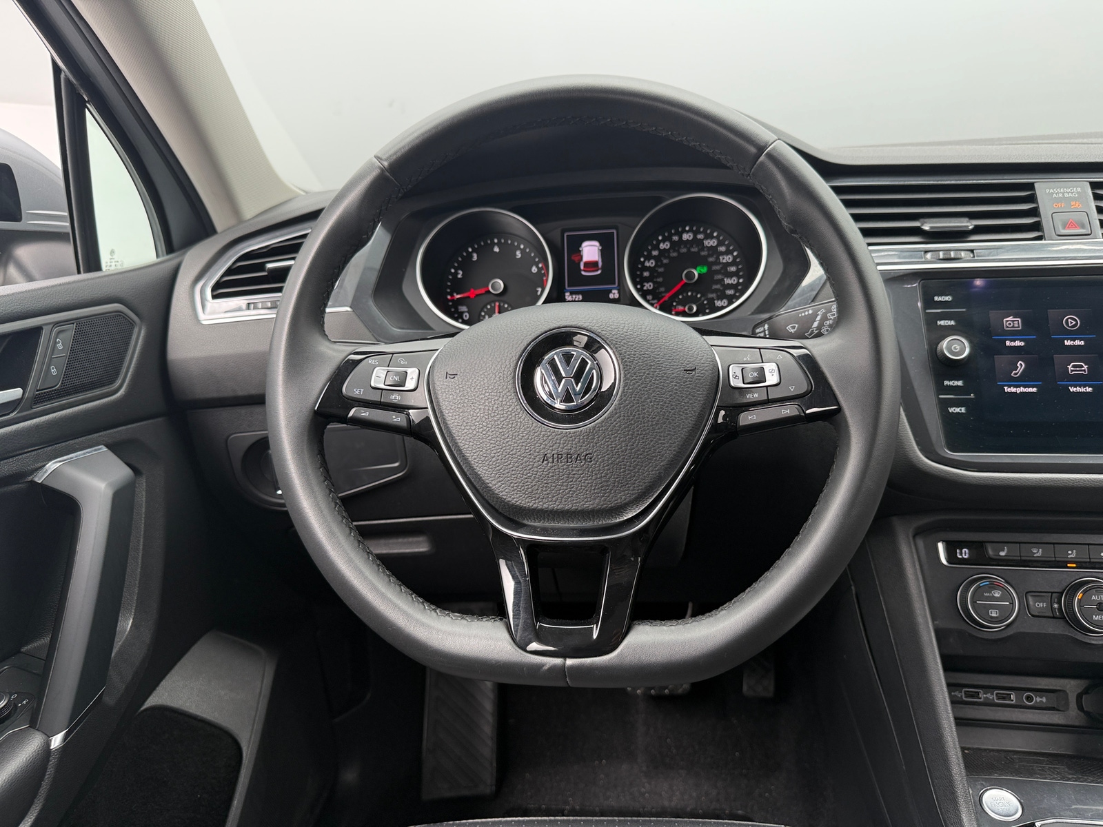 Thumbnail: 2020 Volkswagen Tiguan - 4