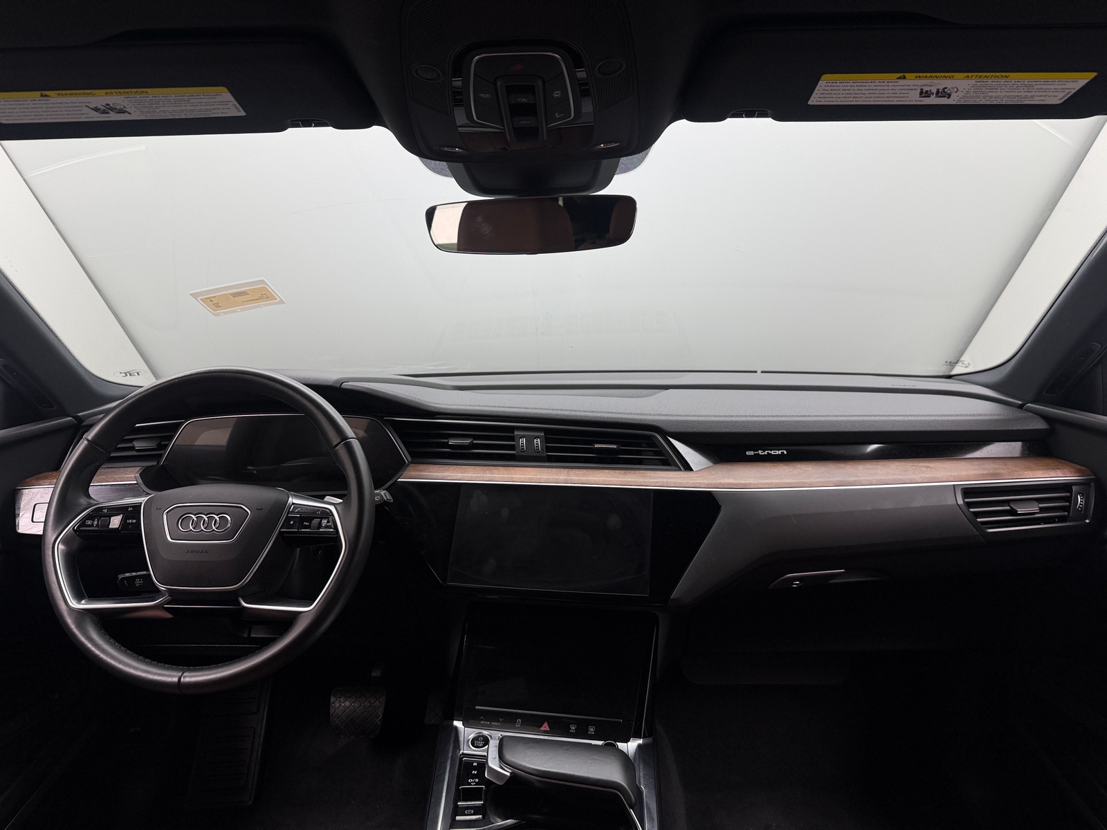 Thumbnail: 2022 Audi e-tron - 2