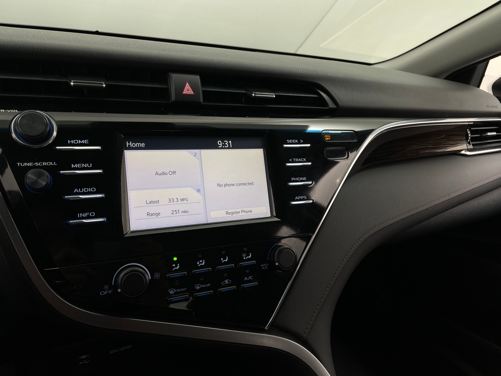 Thumbnail: 2018 Toyota Camry - 4