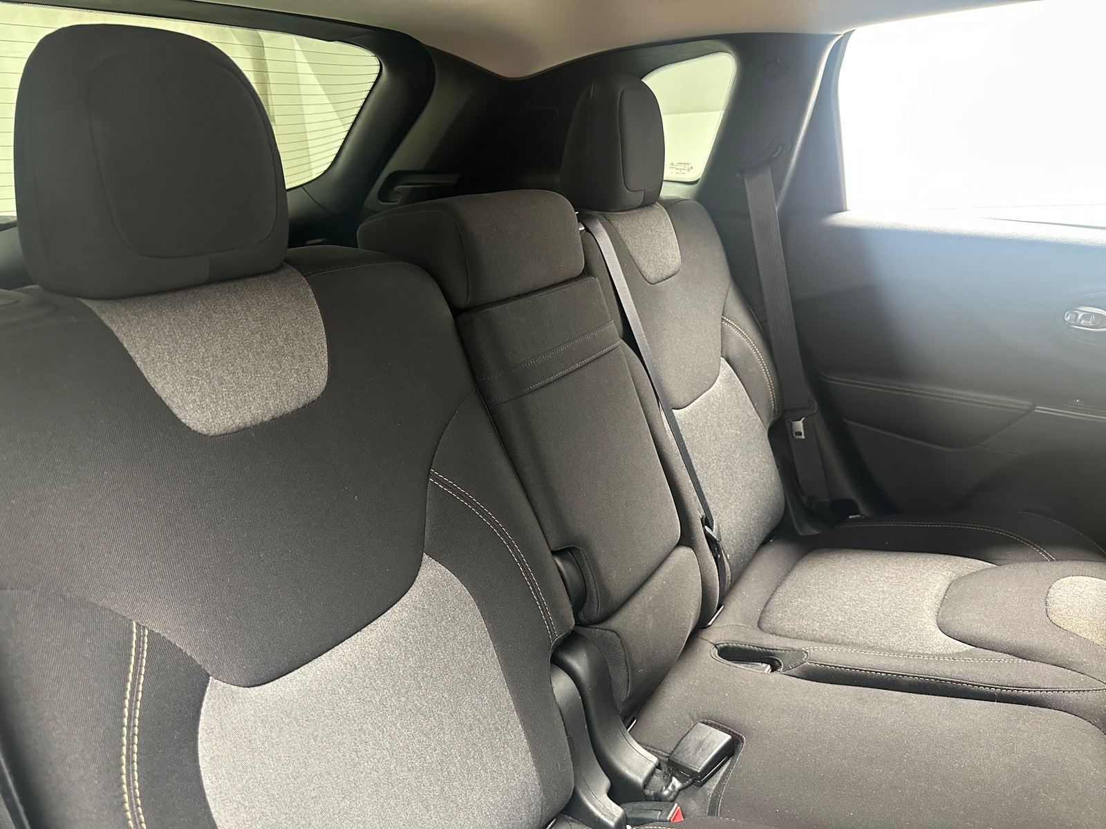 Thumbnail: 2016 Jeep Cherokee - 6