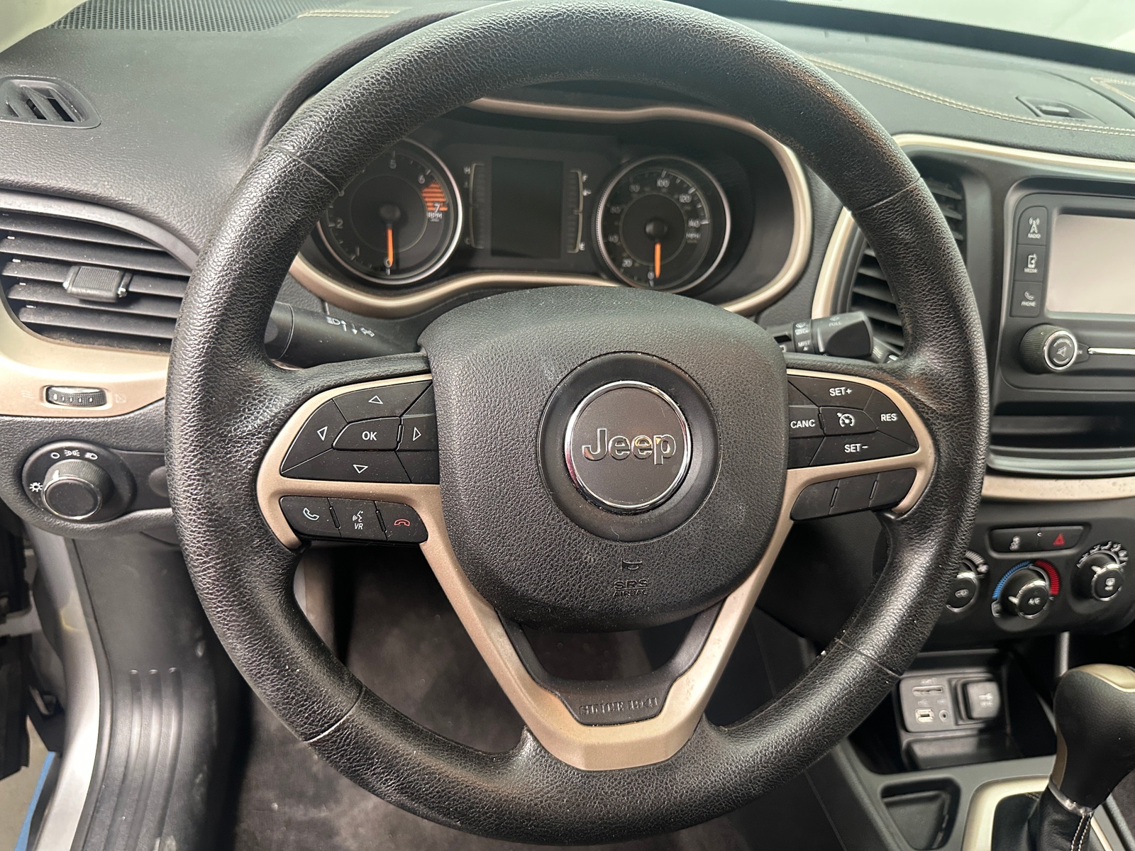 Thumbnail: 2016 Jeep Cherokee - 5