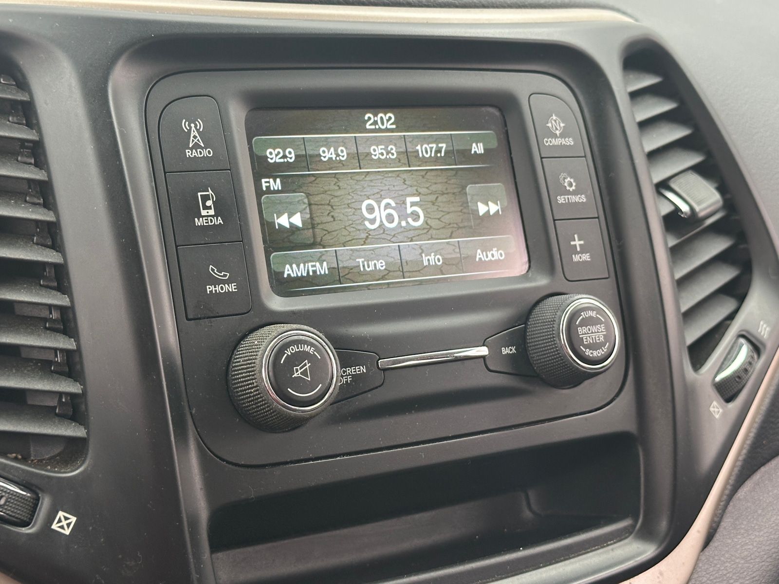 Thumbnail: 2016 Jeep Cherokee - 4