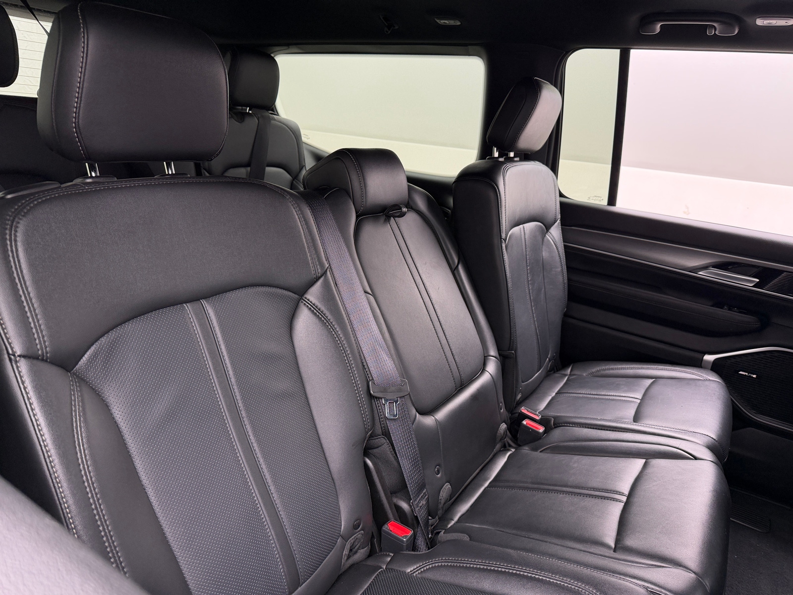 Thumbnail: 2025 Jeep Wagoneer - 5
