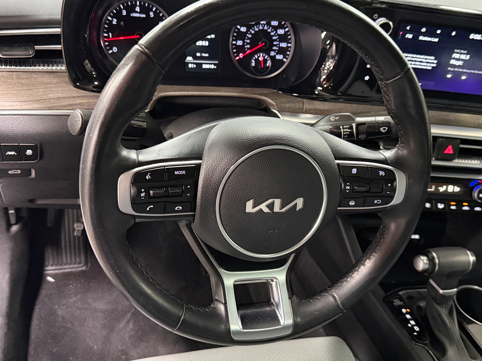 Thumbnail: 2023 Kia K5 - 4