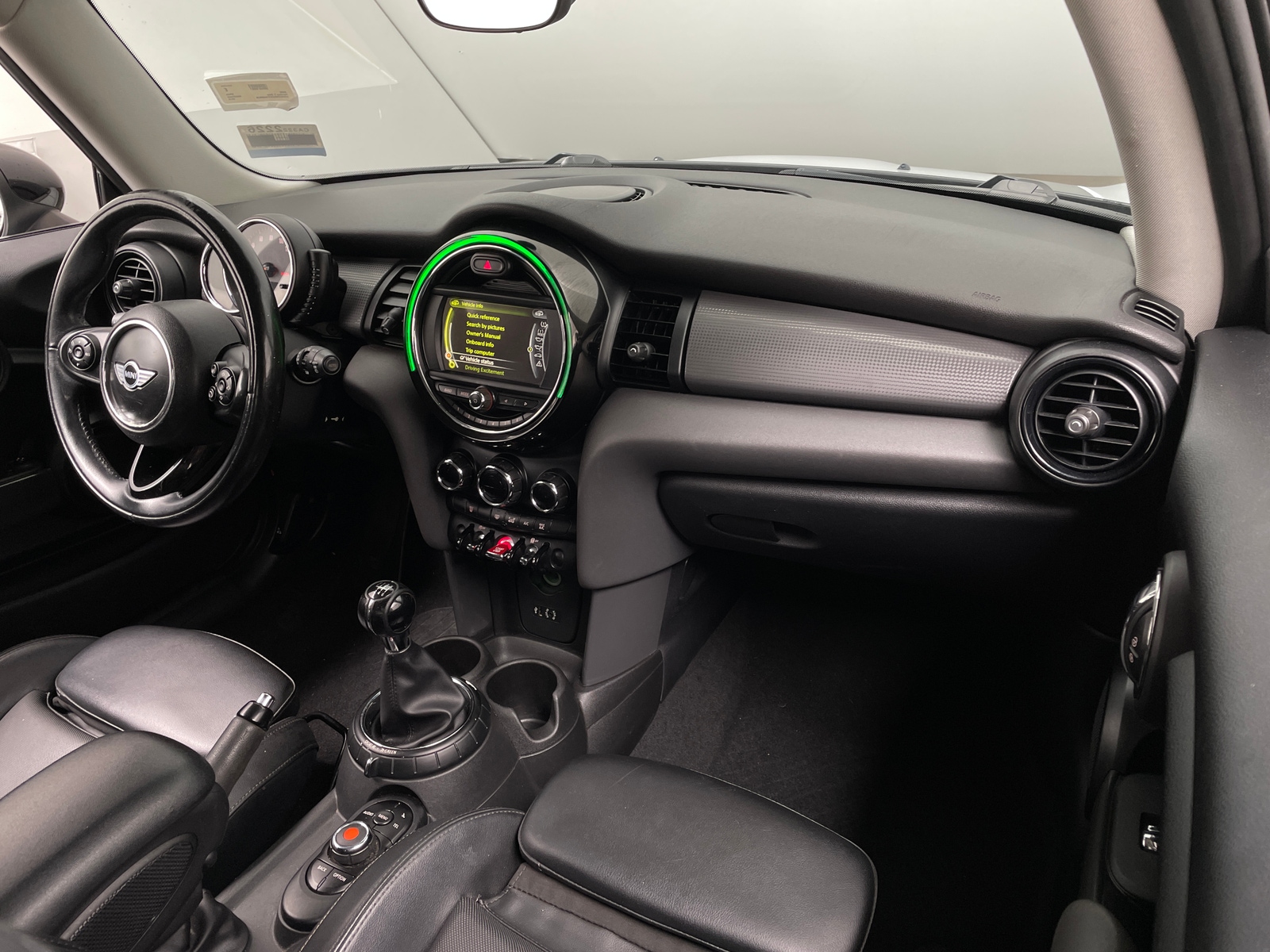 Thumbnail: 2015 MINI Cooper Hardtop - 3