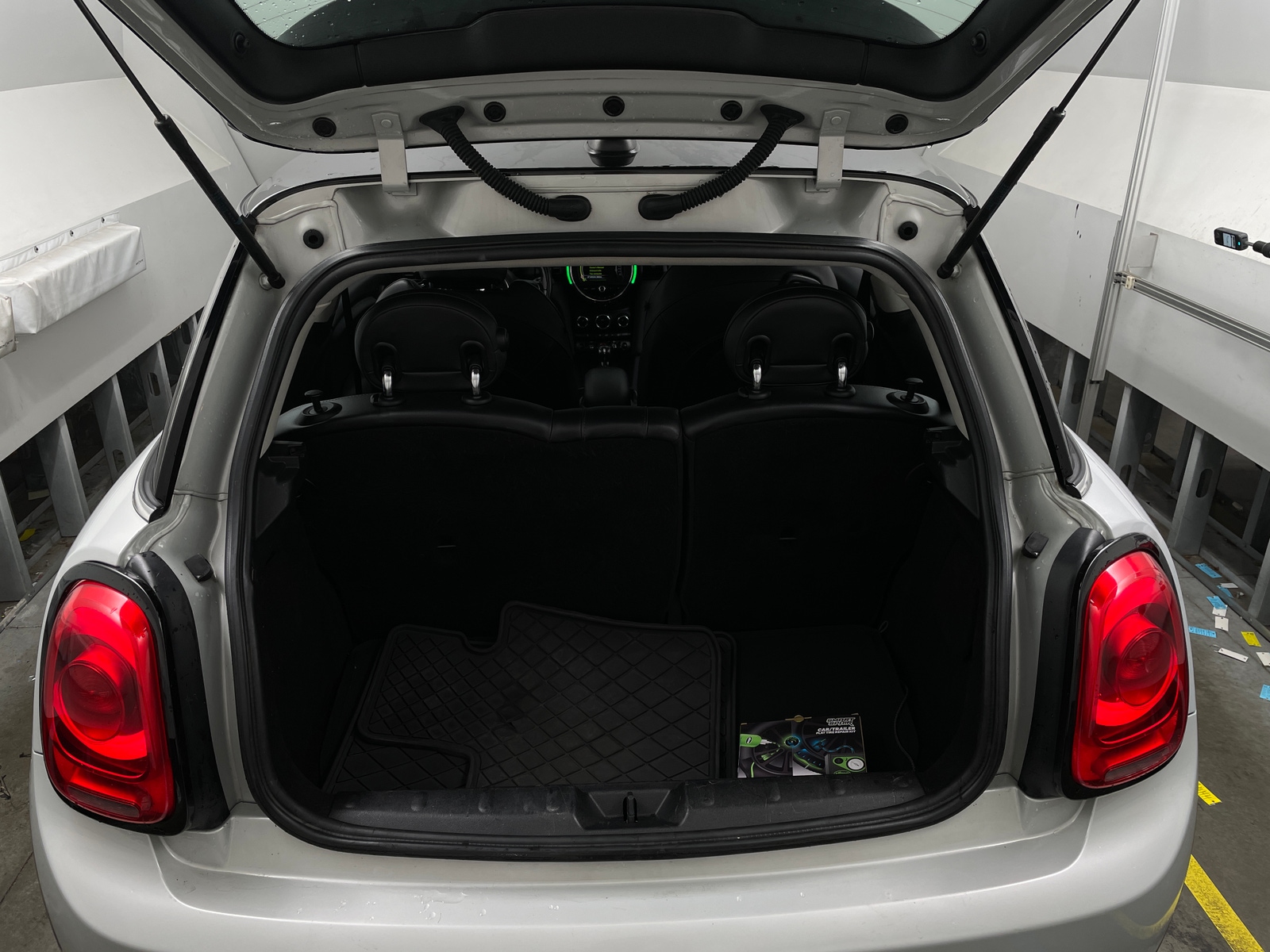 Thumbnail: 2015 MINI Cooper Hardtop - 7